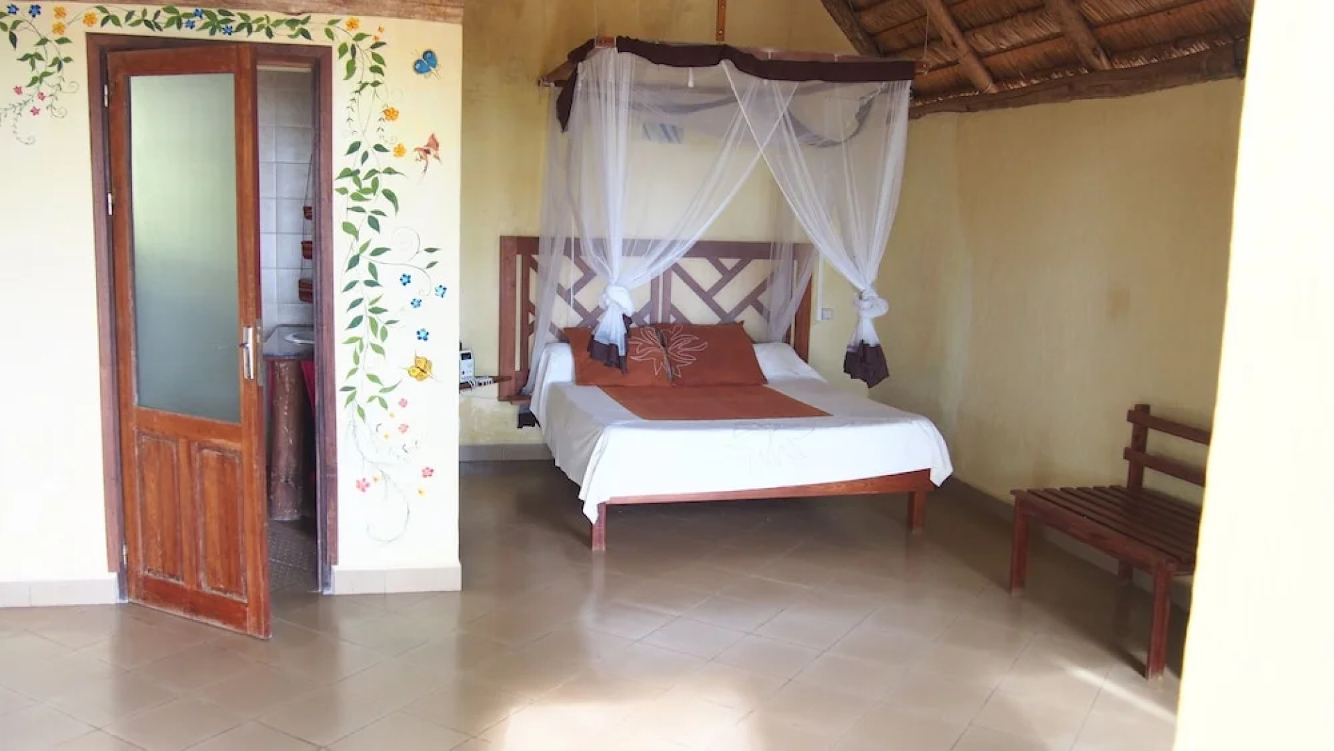 Caliente Beach Lodge