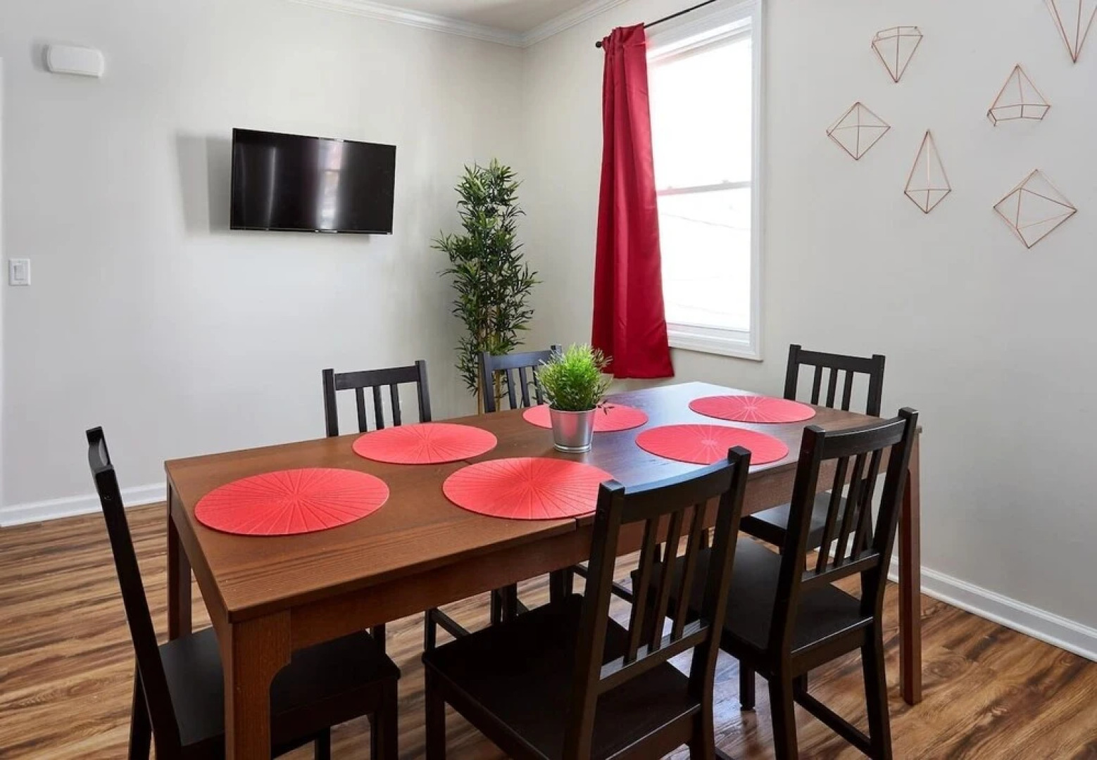 TWO Modern 3BR Apartment PERFECT for GROUPS