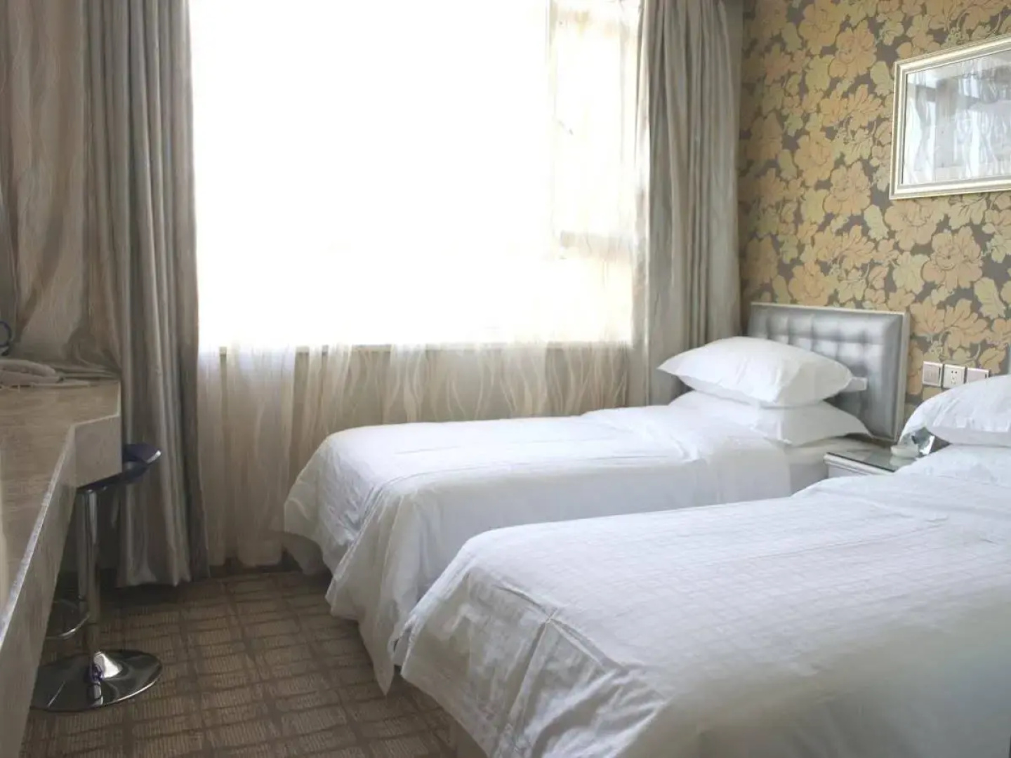 Yi Jia City Hotel