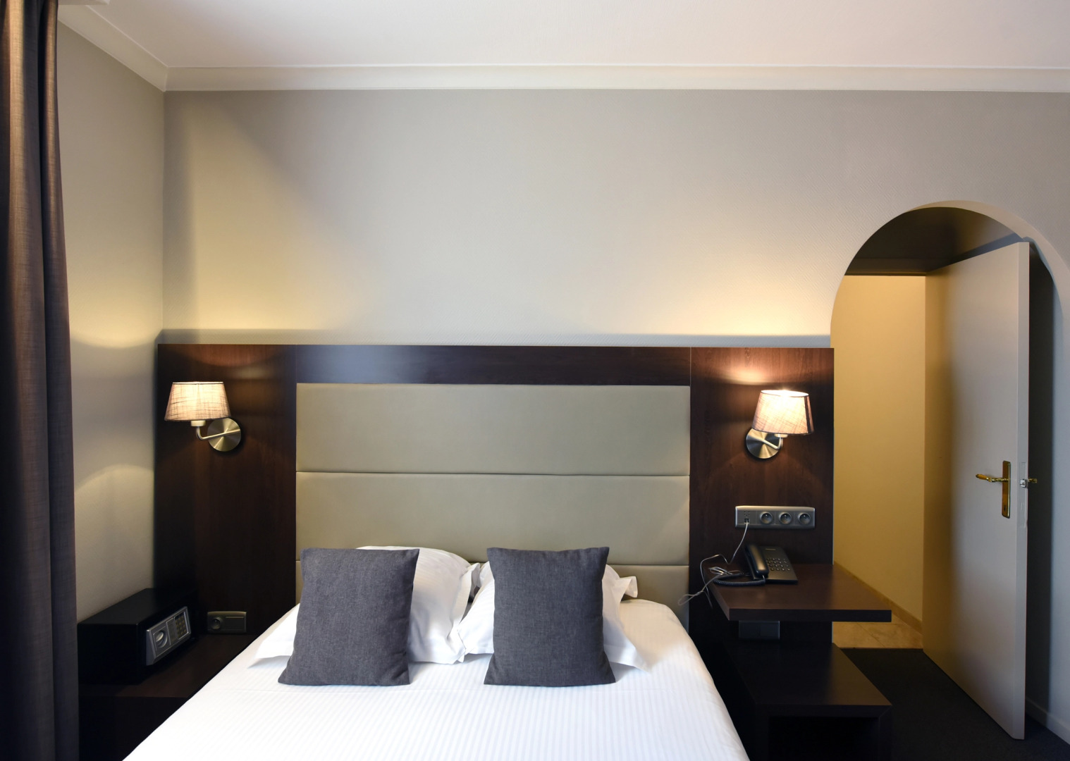 Golden Tree Hotel