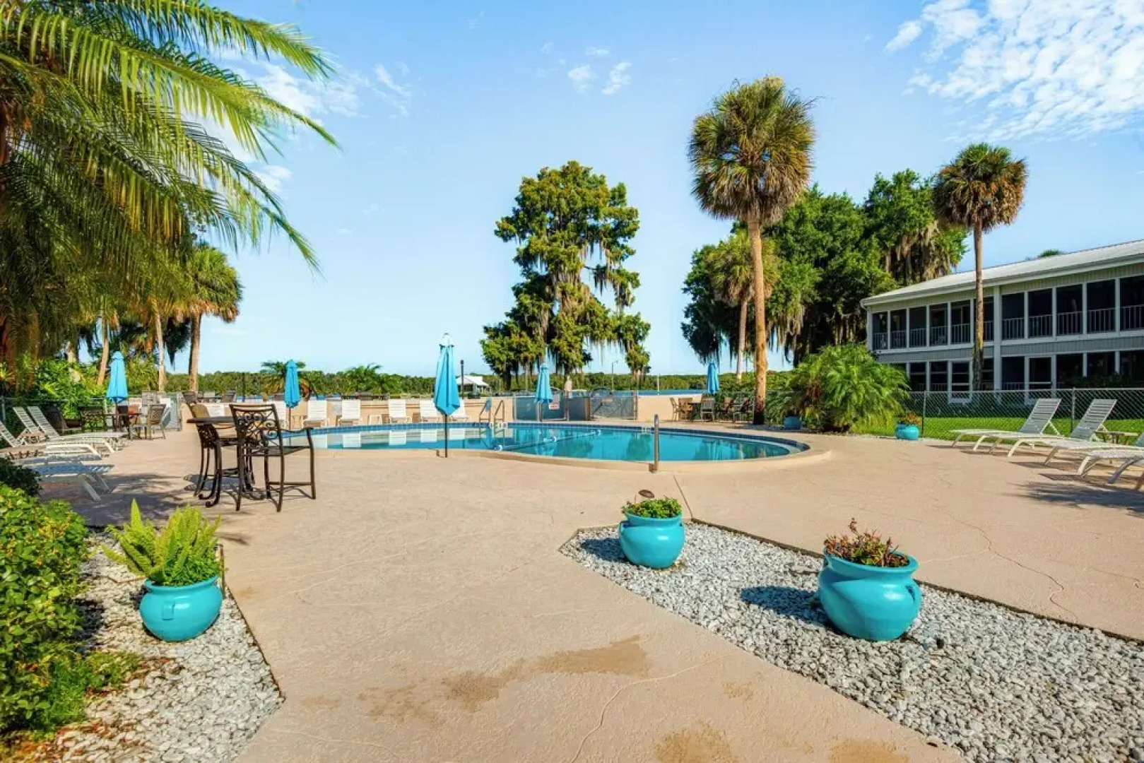 Private Balcony w/ Water Views: Welaka Condo!