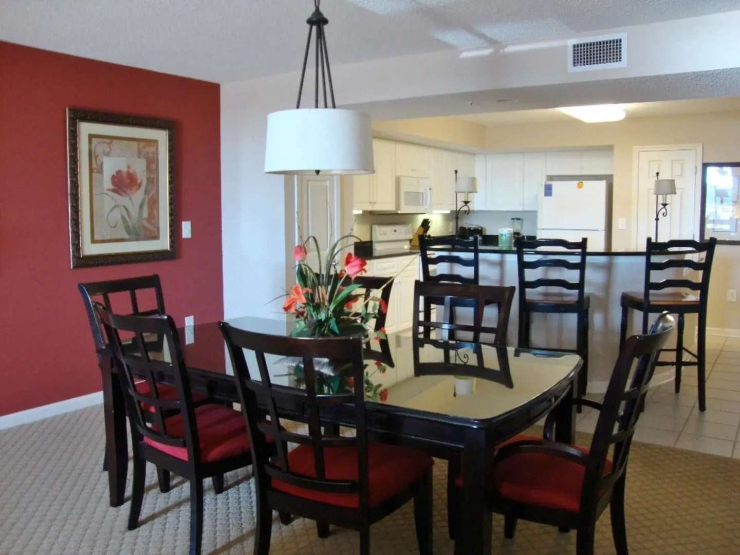 Yacht Club Villas