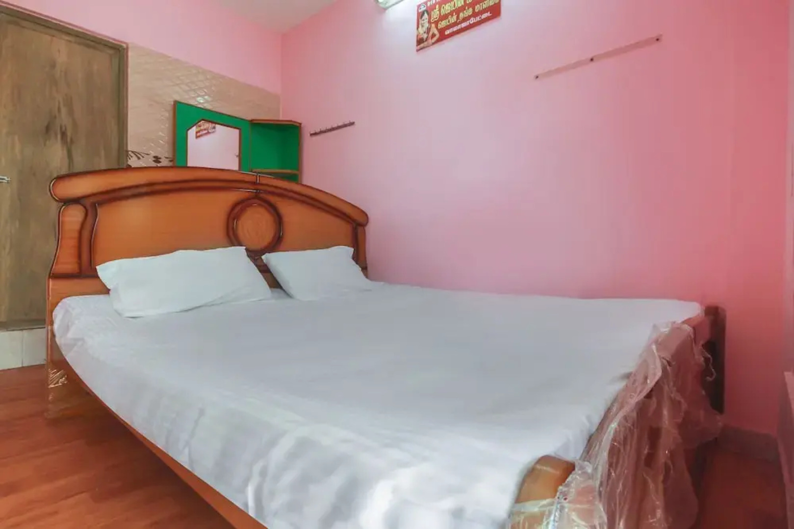 SPOT ON 48806 Sri Jain Lodge