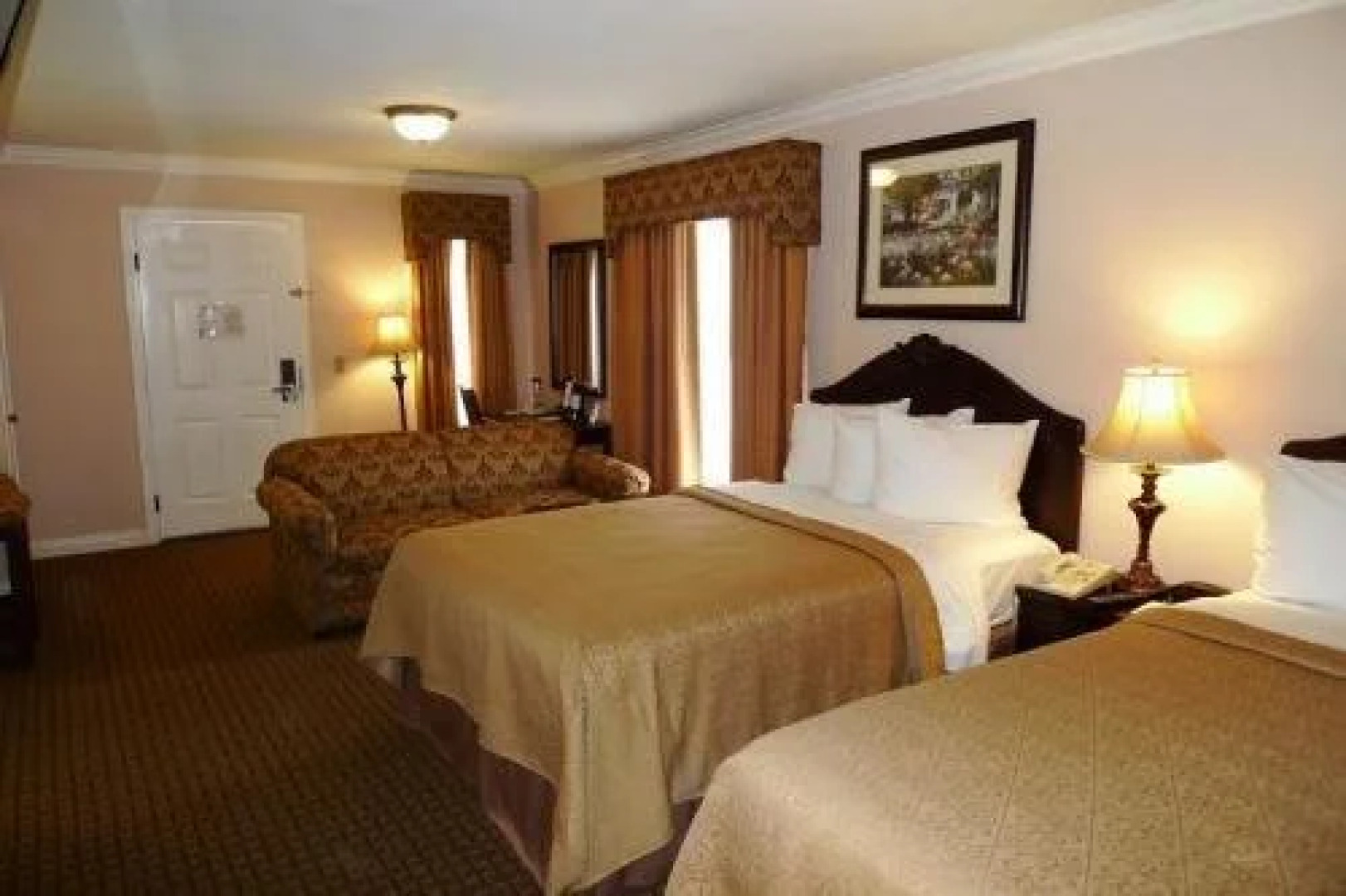 Quality Suites Anaheim Stadium