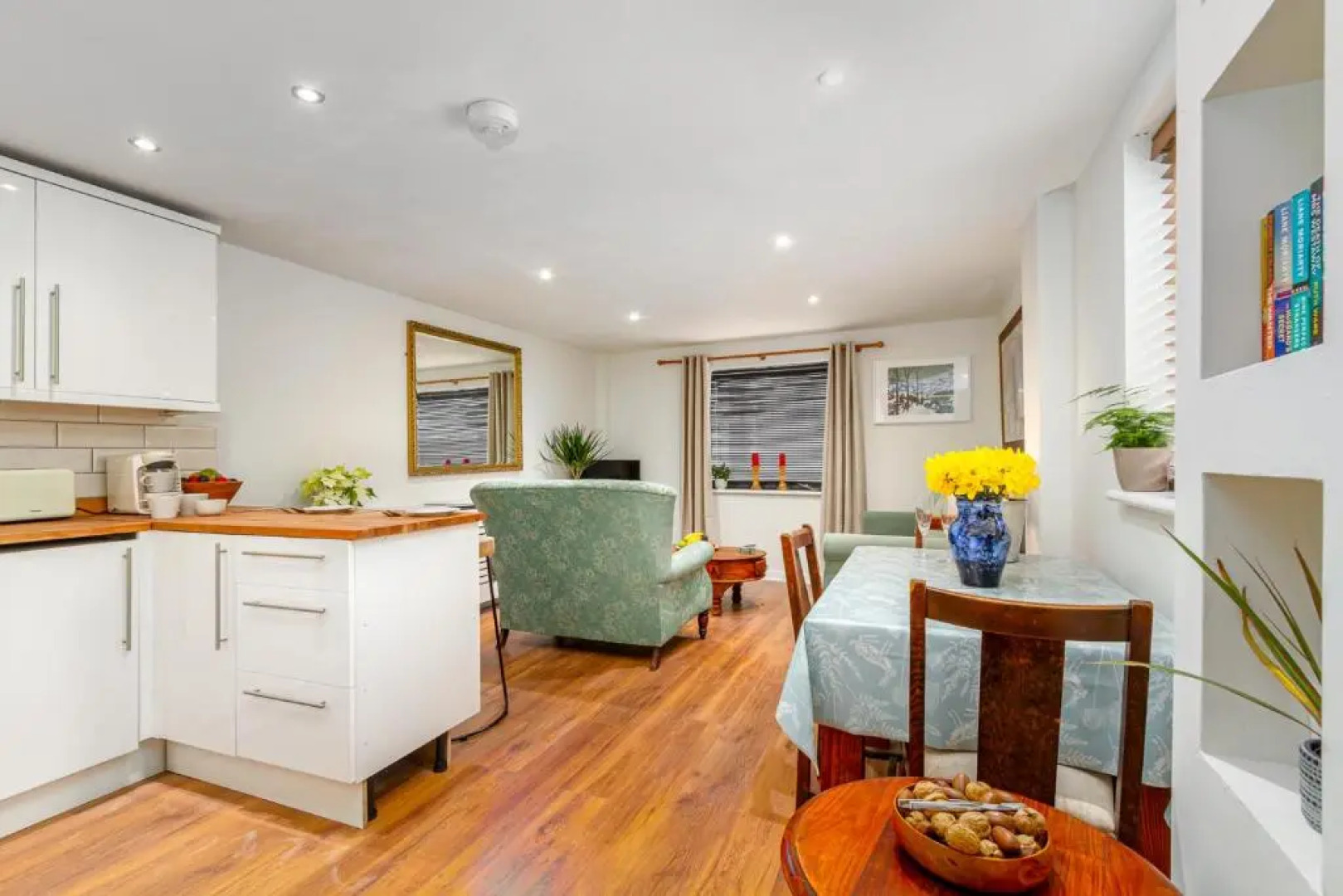 The Coach House, centrally located detached Coach House