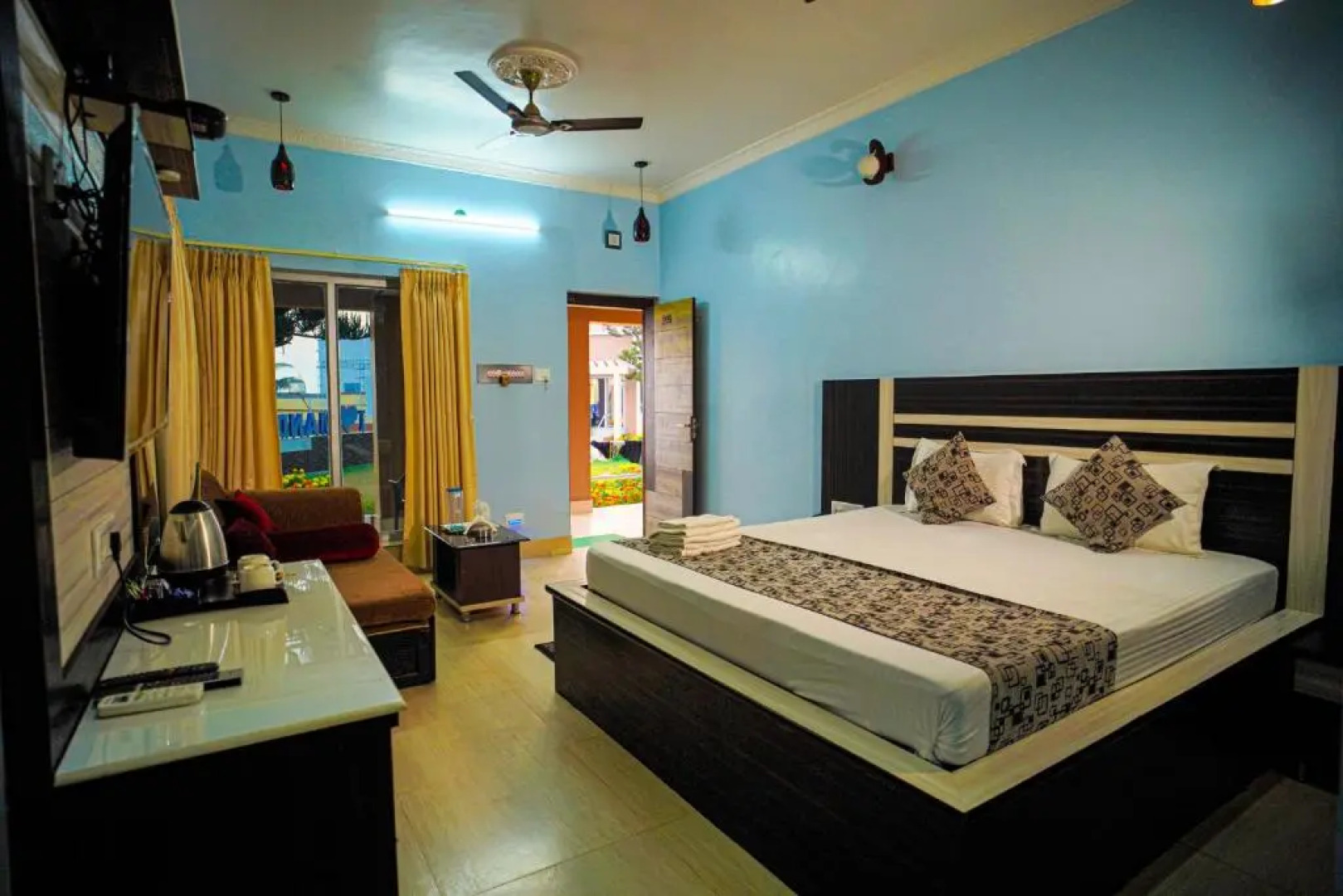 Aqua Marina Drive Inn