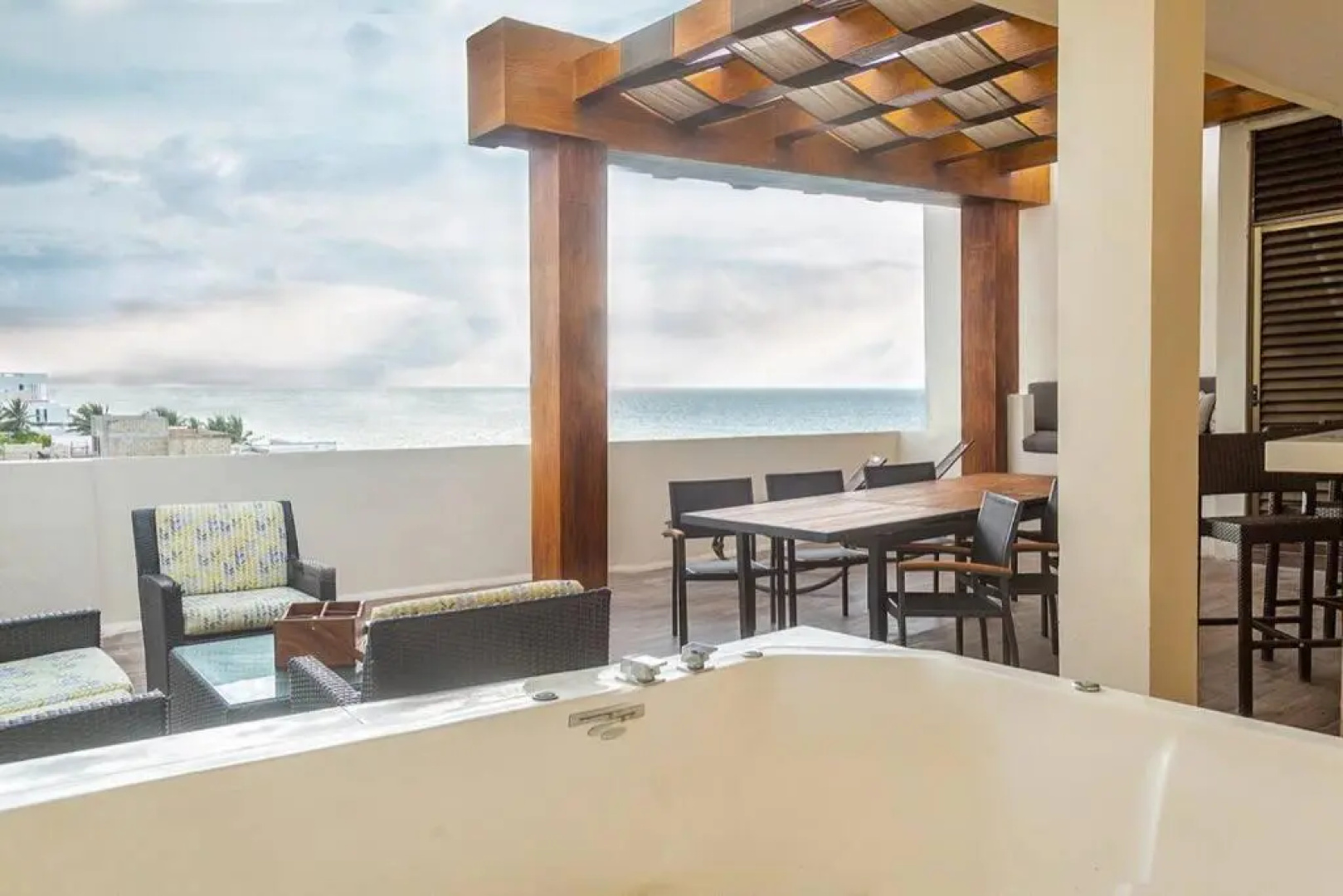 Penthouse-3 recamaras-frente playa-Rooftop-Jacuzzi