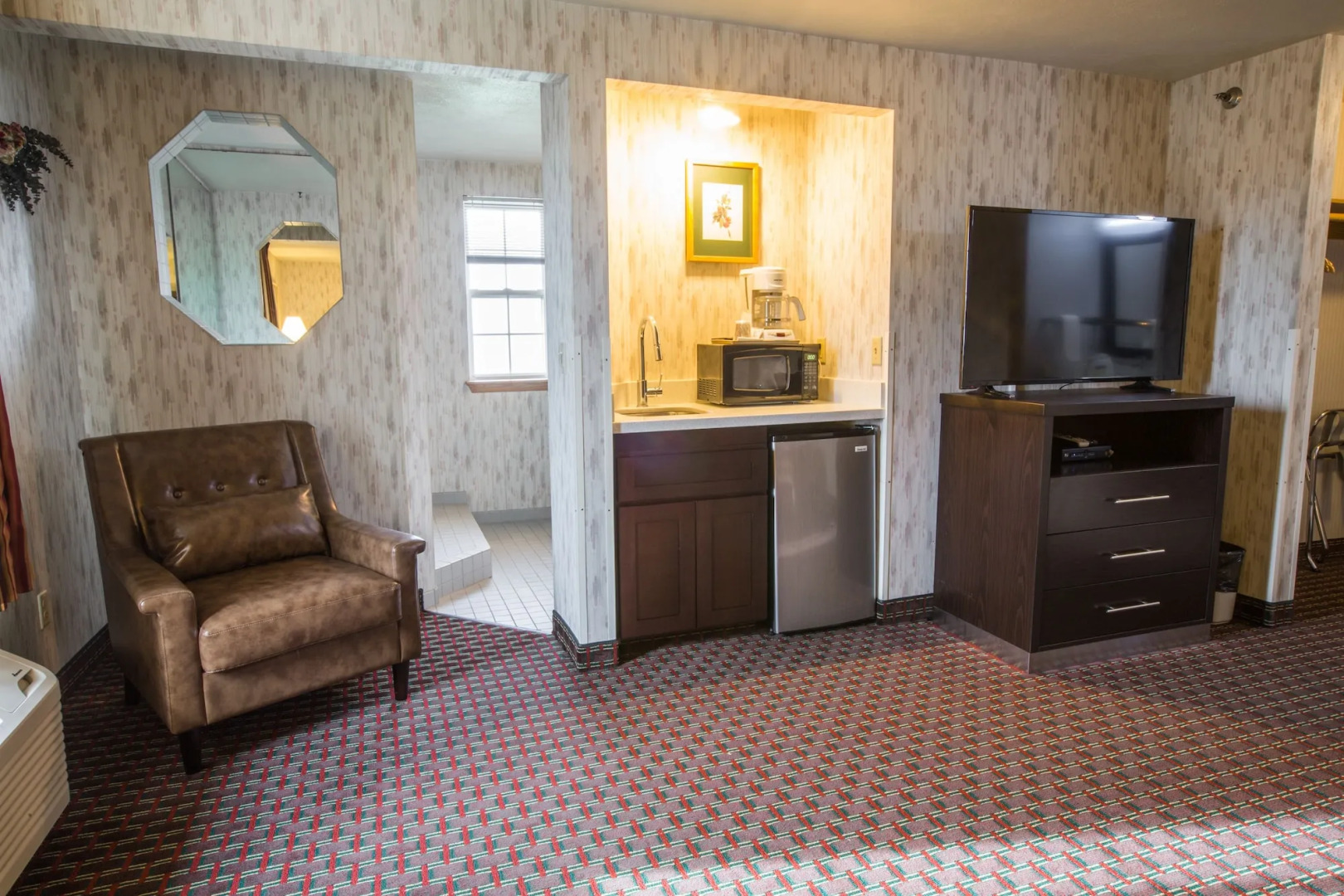 Bridgeway Inn & Suites Portland Airport