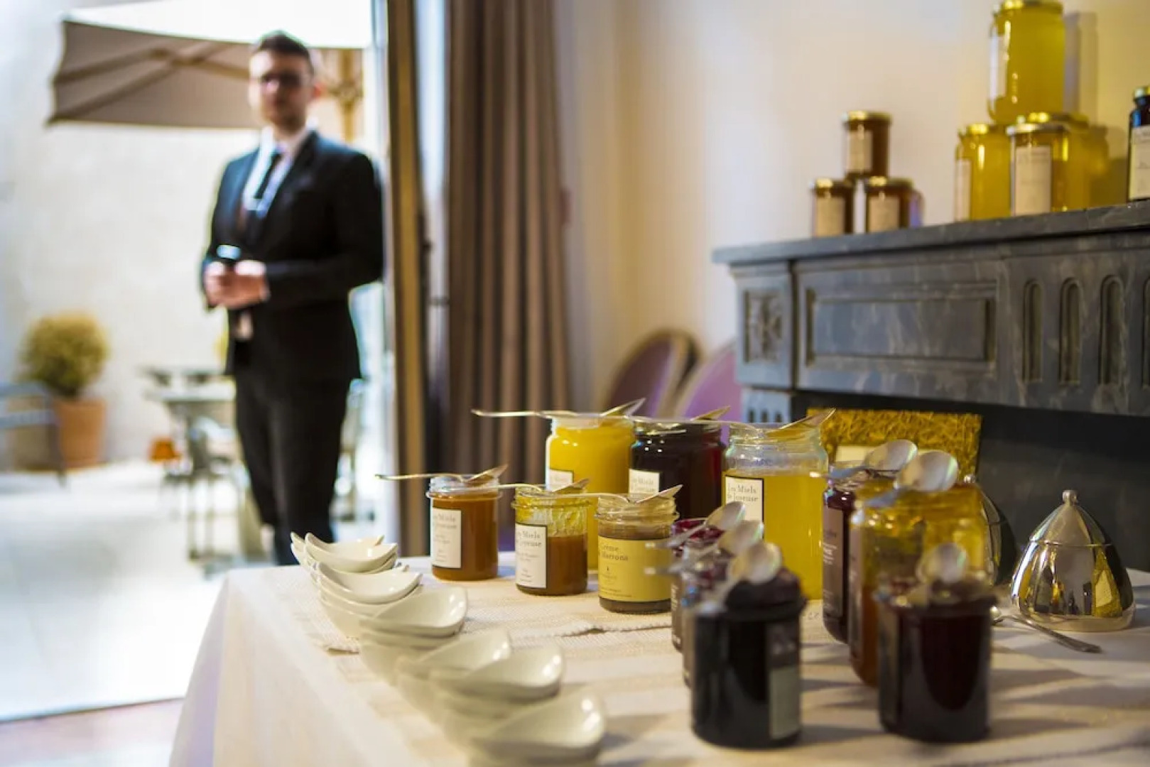 Hôtel de la Villeon - Hôtel 4**** - Bar - Jardins avec vues sur les vignobles - 50mns au sud de Lyon, en Ardèche