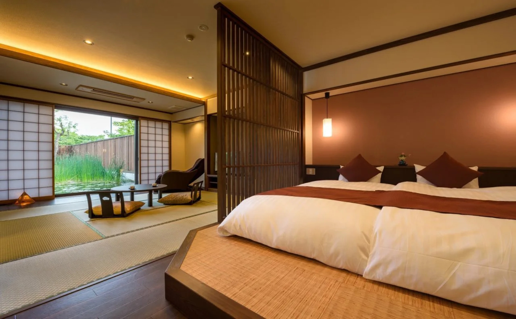 Biyu Bishokuno Hanareyado Kajikaso