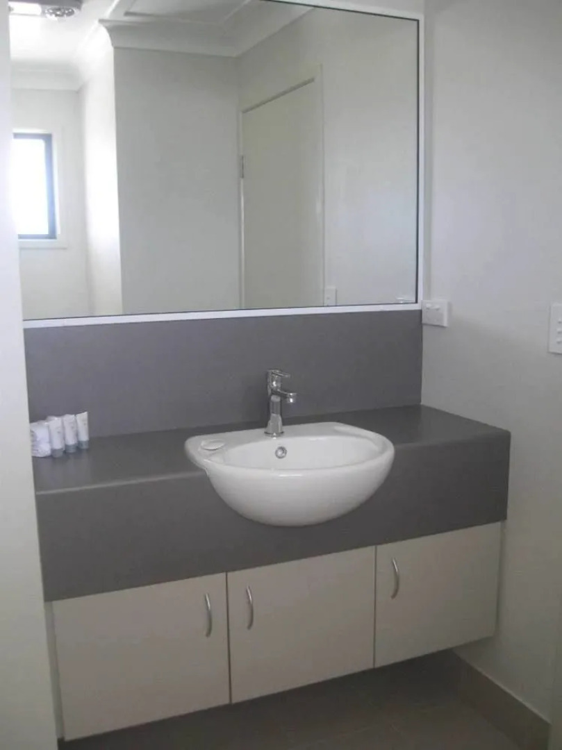 Royal Motel Miles, 4 Star, Free Wifi