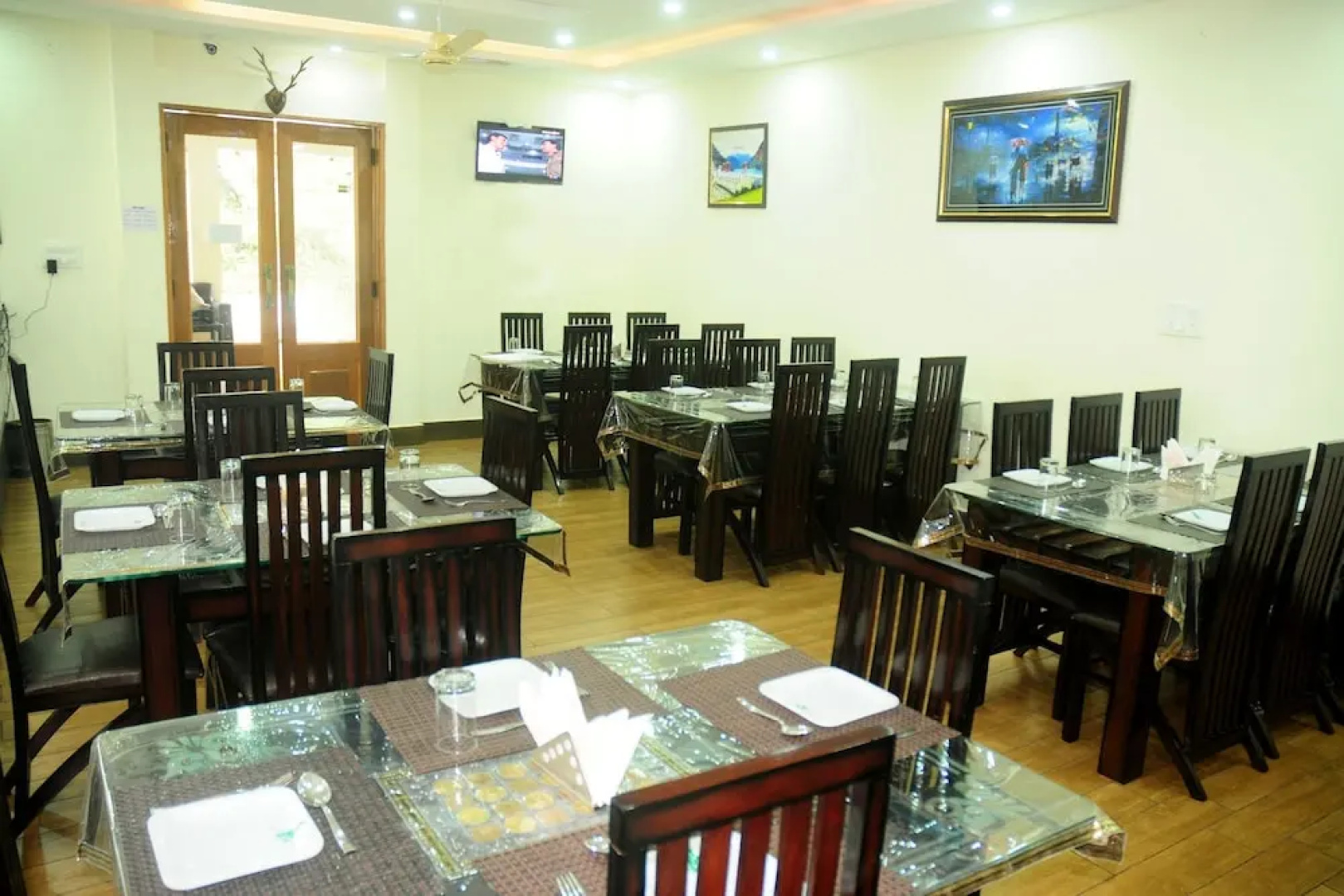 OYO 9407 Hotel Anjukul