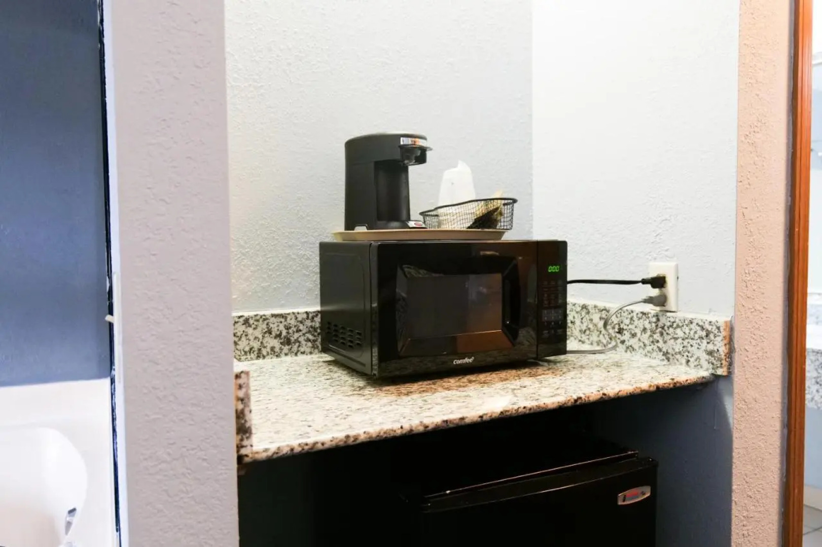 Baymont by Wyndham Flint Airport North