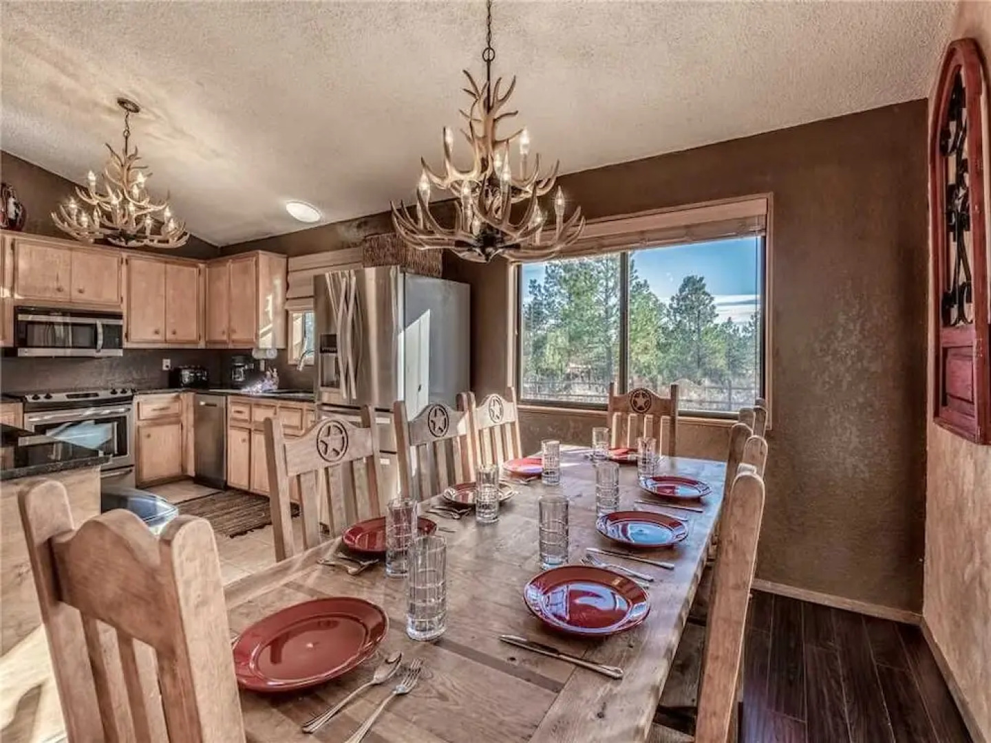 Naylor Mountain Retreat - Three Bedroom Cabin with Hot Tub