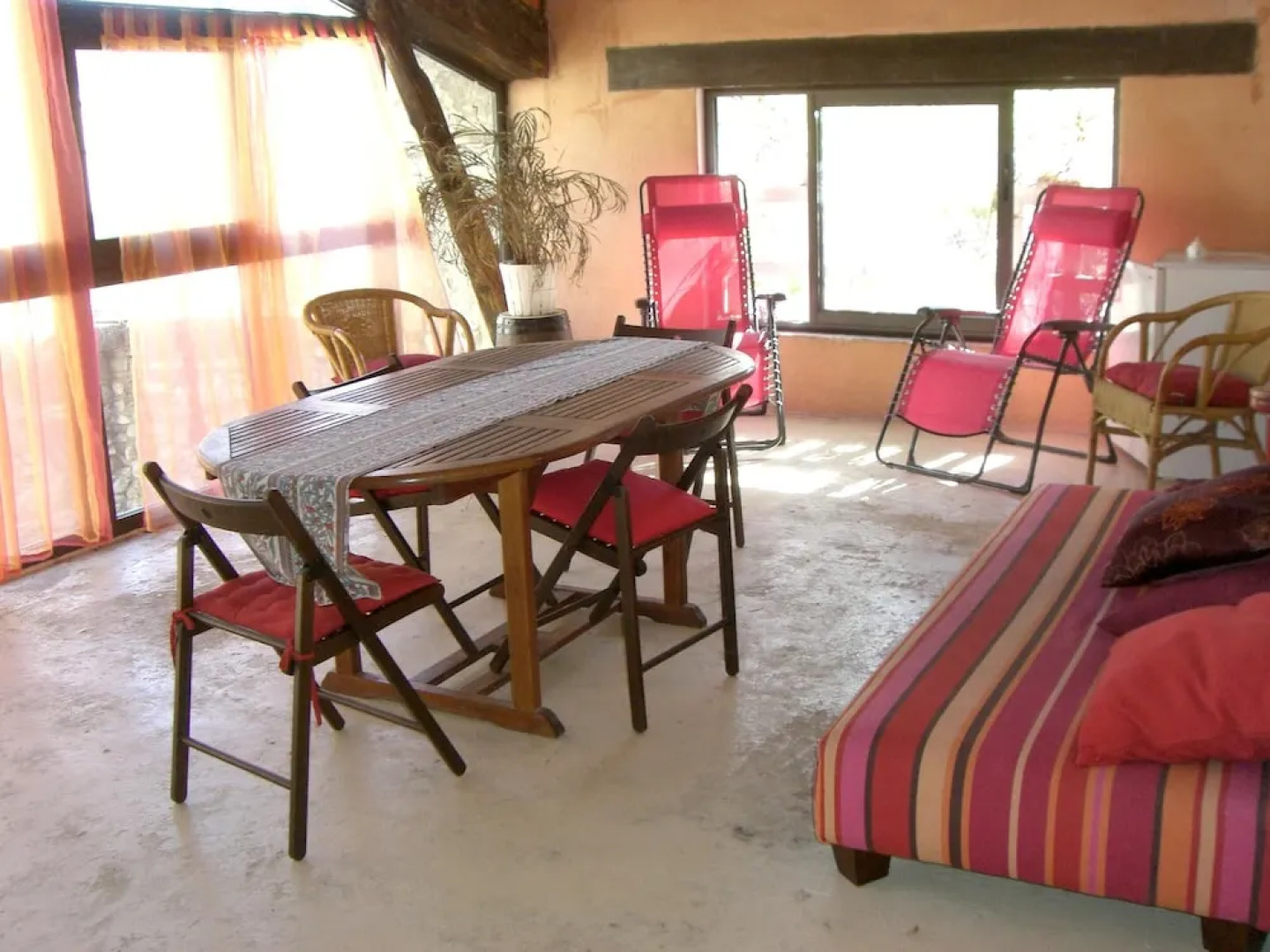 House With 3 Bedrooms in Noves, With Furnished Terrace and Wifi - 80 k