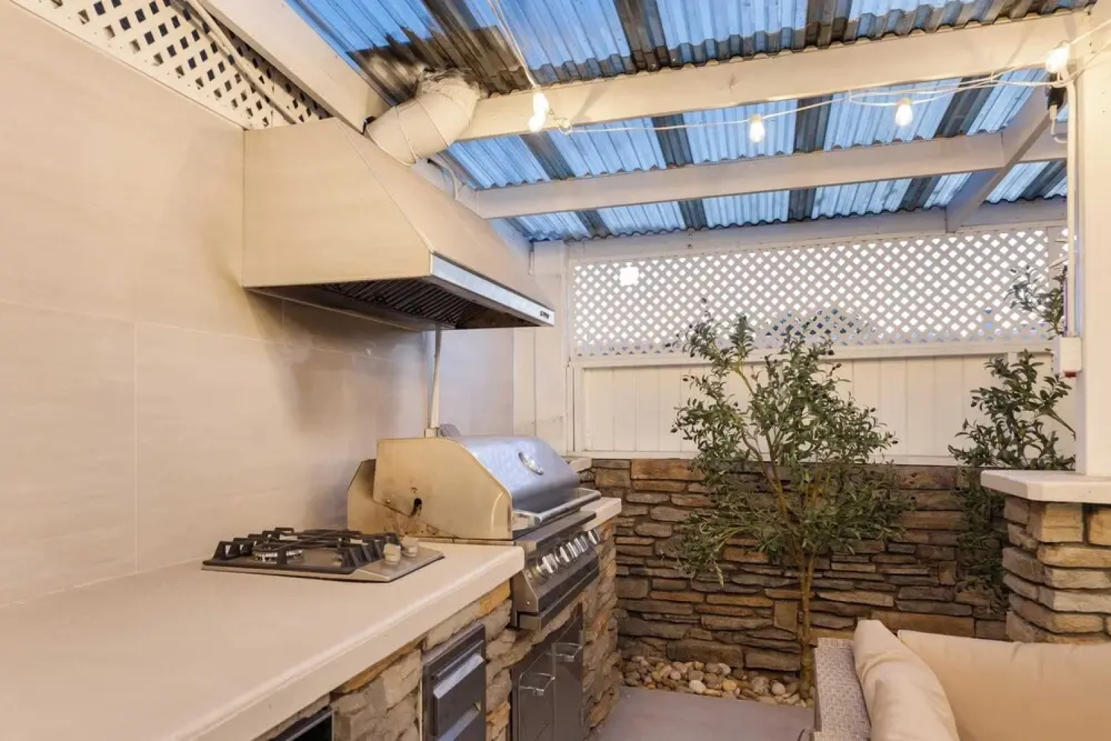 Steps to the Beach, Firepit & Patio Long-term Newport Beach Stay Coastal Cove
