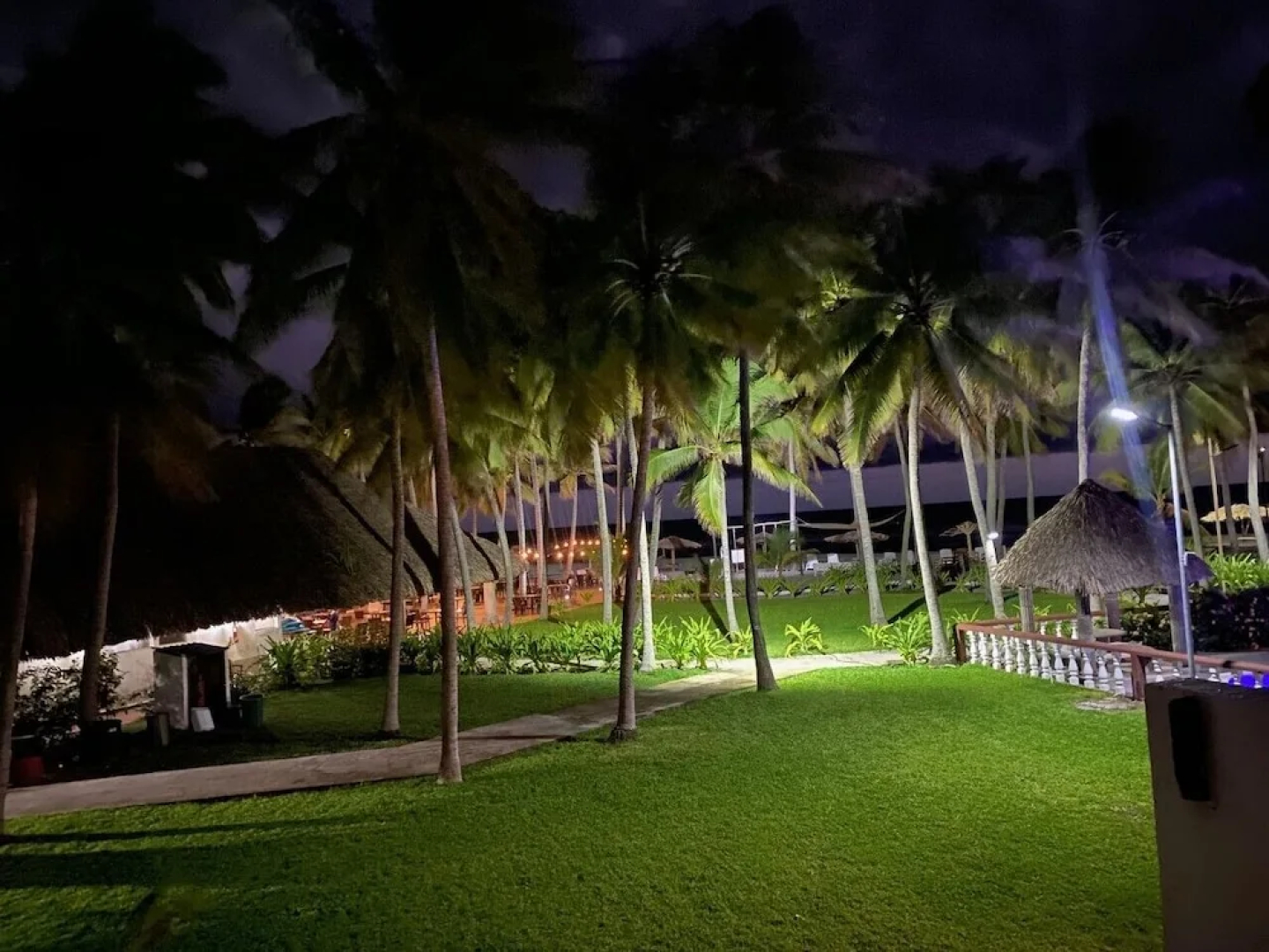 Hotel Tesoro Beach