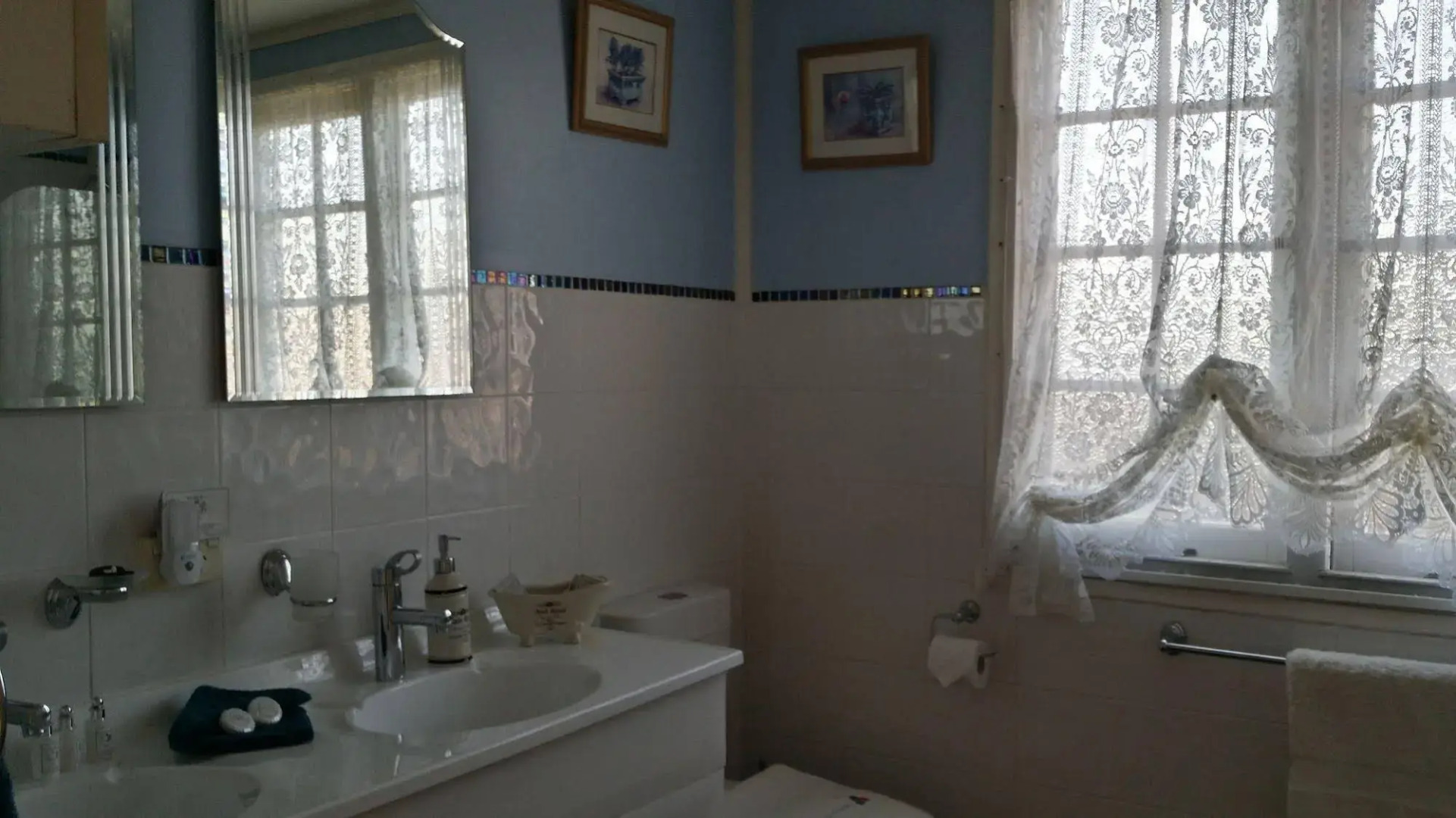 Andavine House Bed & Breakfast