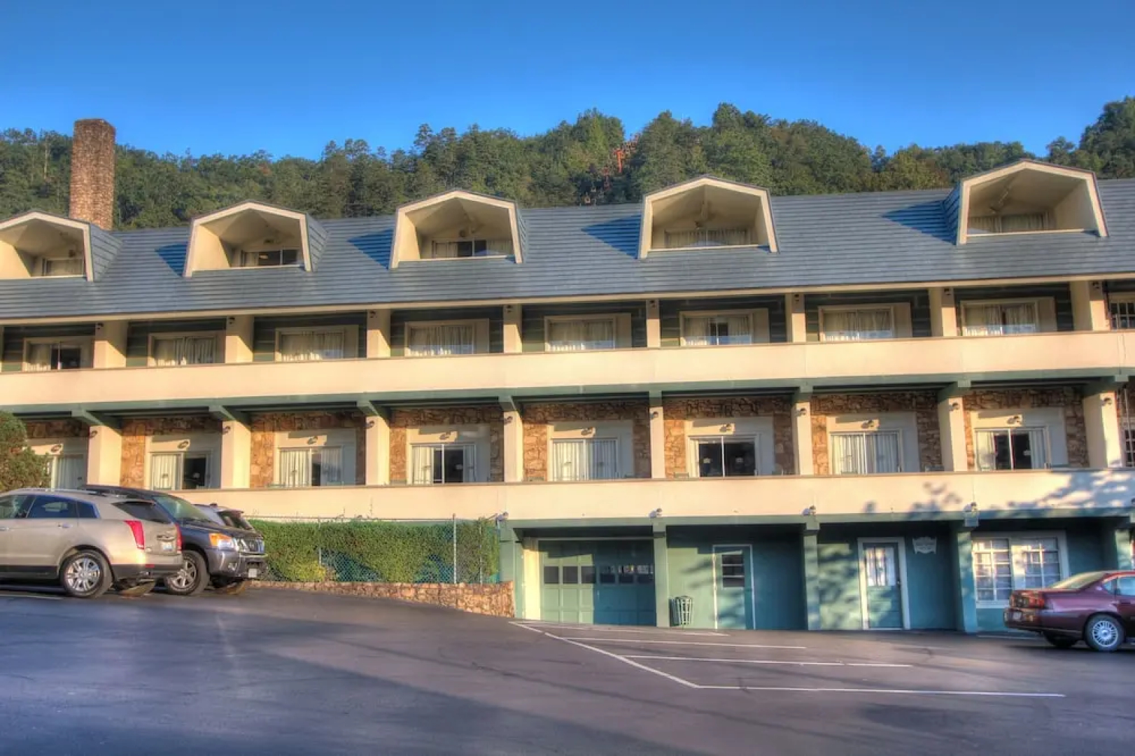 The Historic Gatlinburg Inn