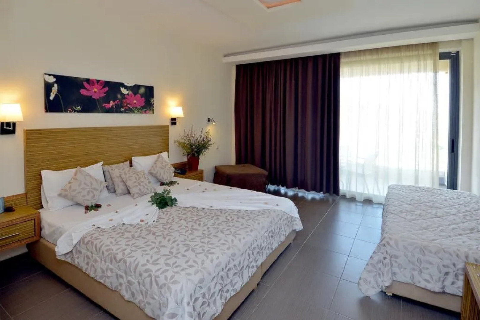 Aeolis Thassos Palace