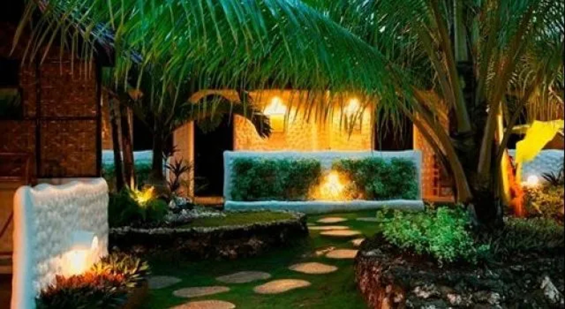 ChARTs Resort and ART-Café