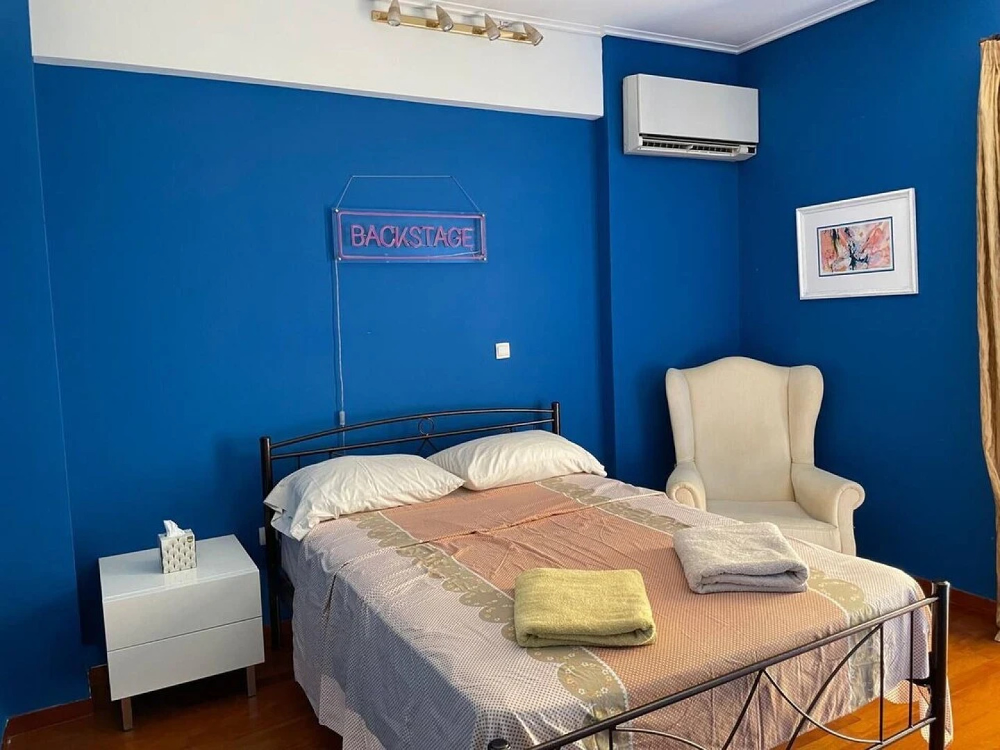 Cosy-relaxing Flat Very Close to Underground