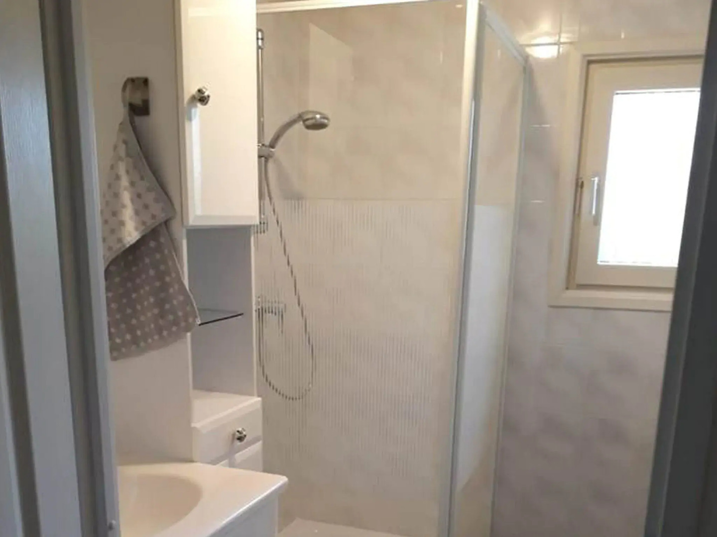 Inviting bungalow in Gelderland with garden