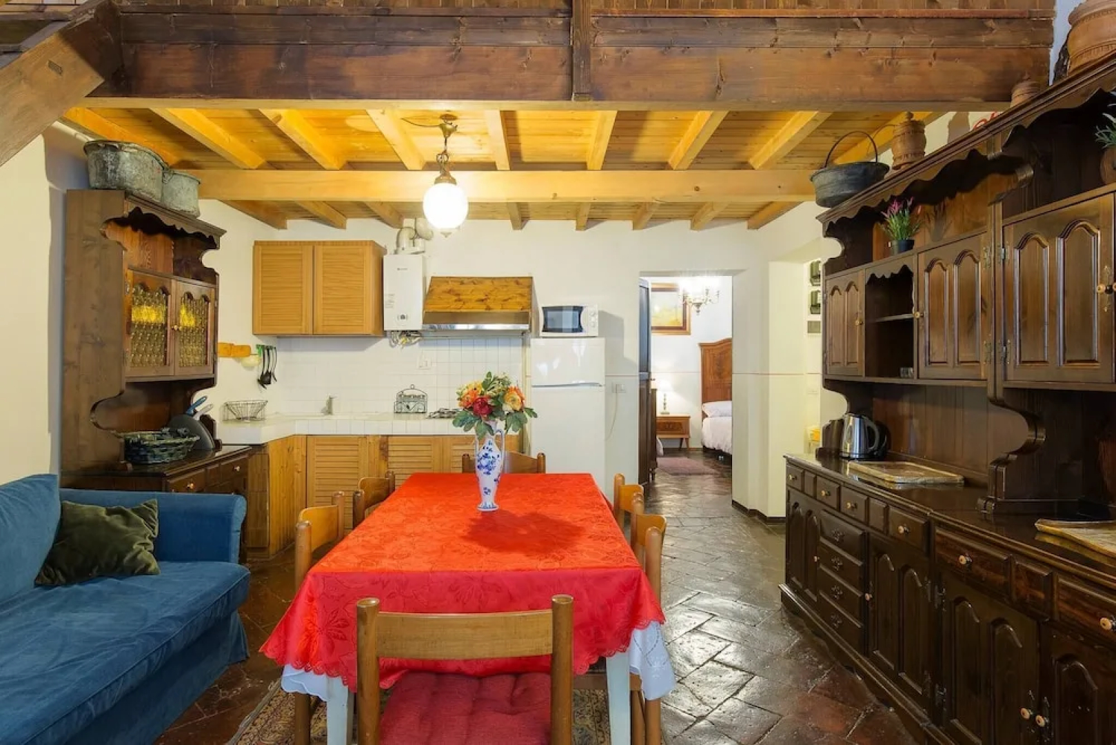 Four-room Apartment 15 Minutes From the Center of Milan