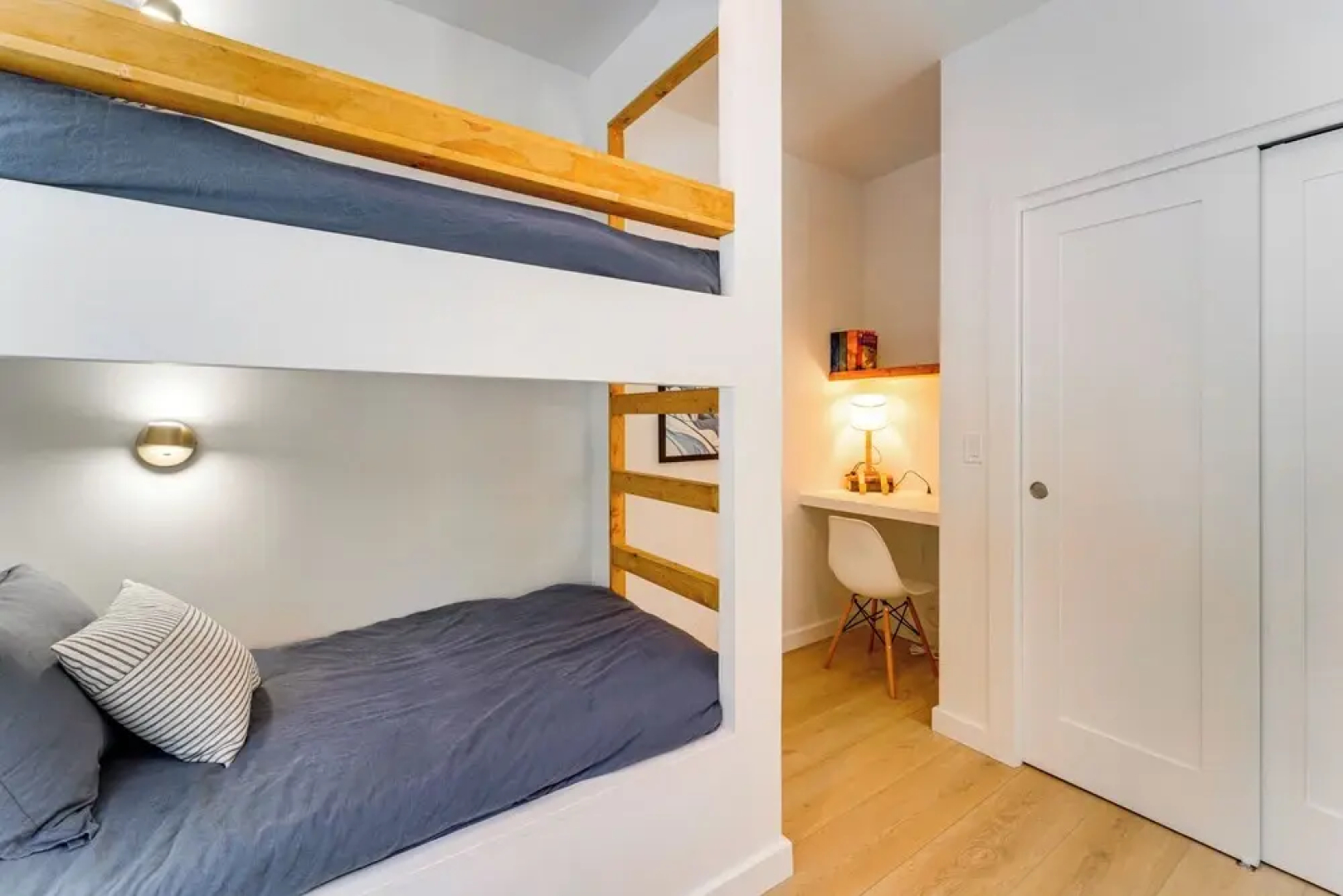 Luxe Soda Springs Cabin: Hot Tub, Forest-view Deck