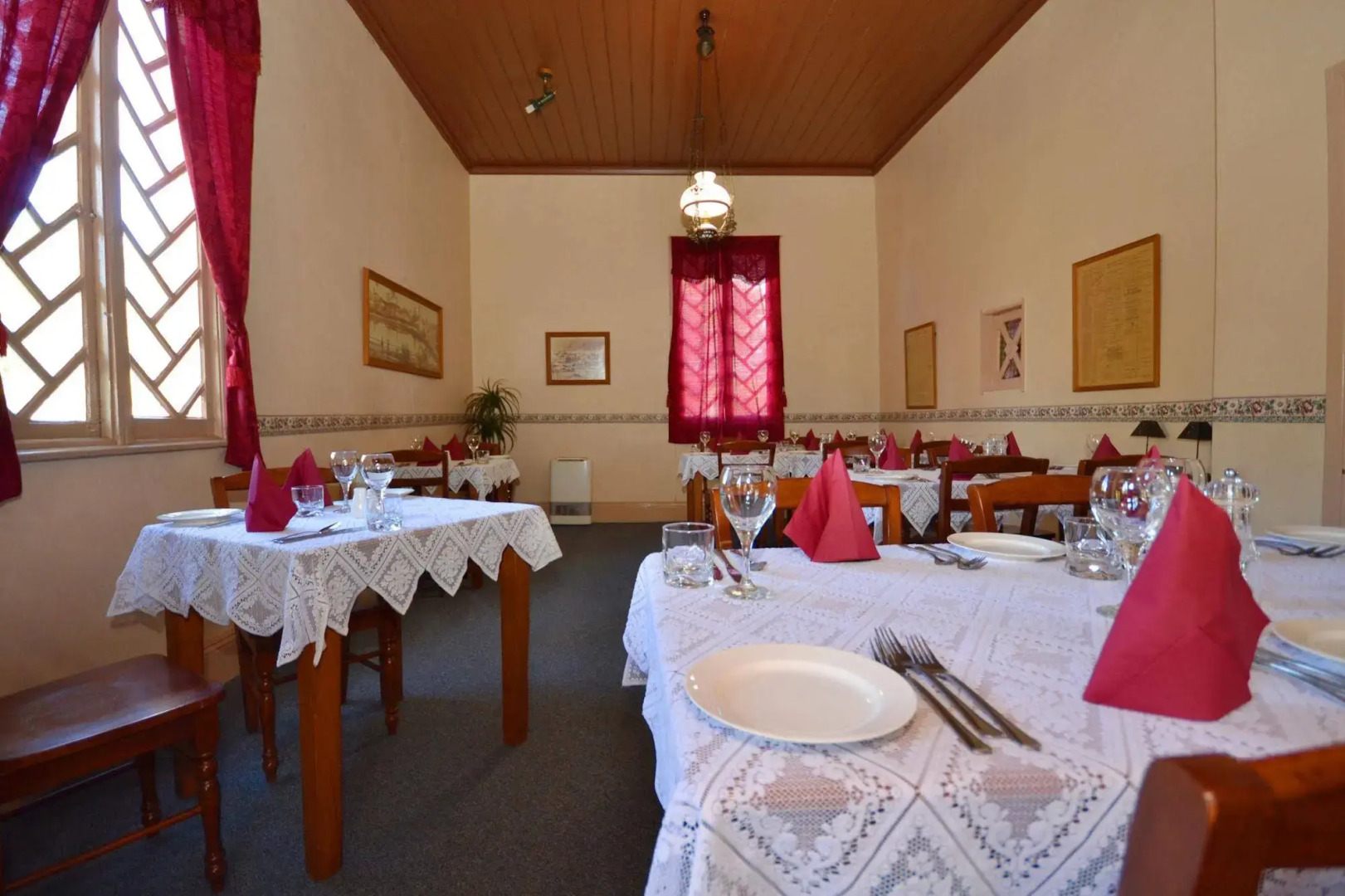 Diamond House Heritage Restaurant and Motor Inn