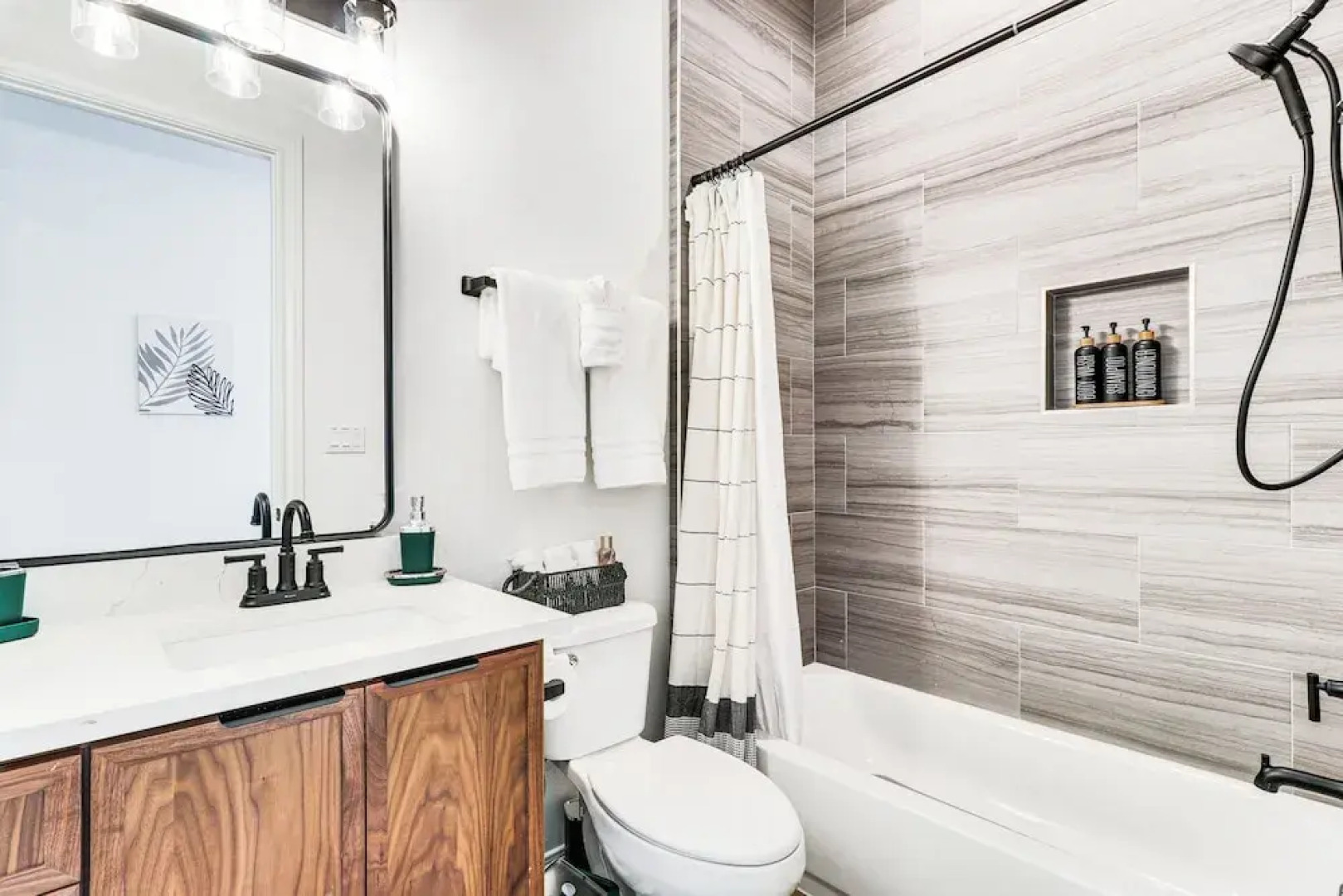 Hot Tub & Fire Pit: 'evergreen Escape' in Bastrop!