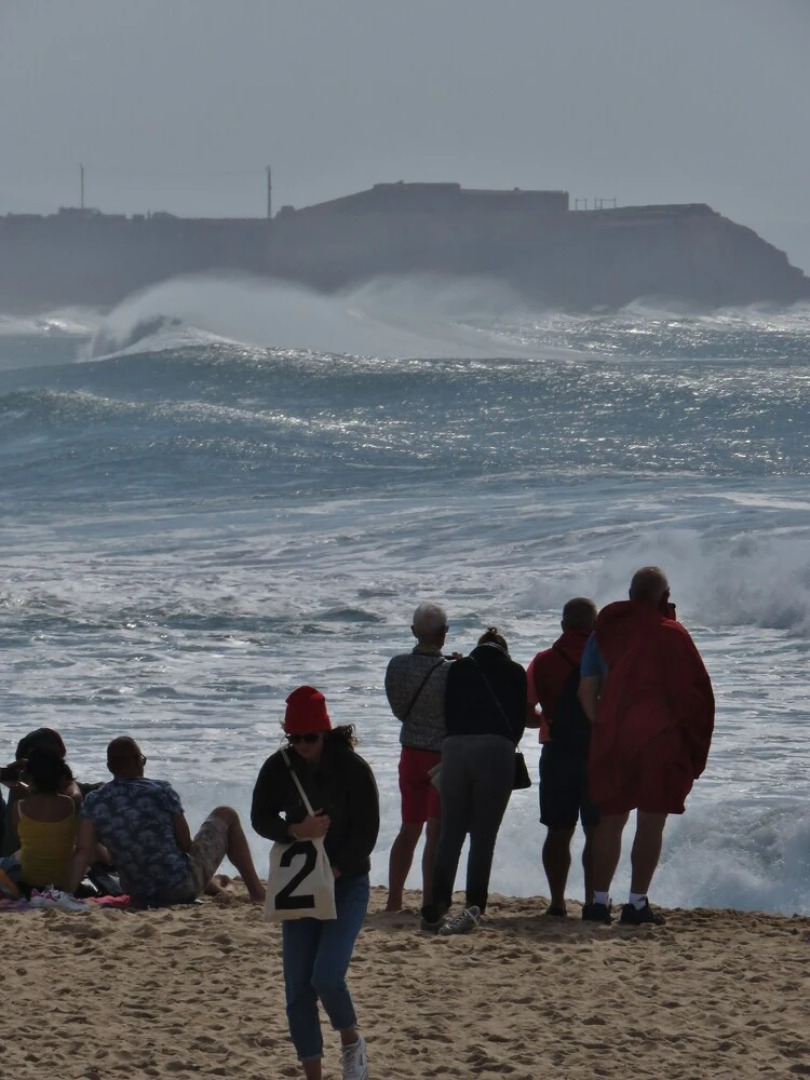 Supertubos Beach Hostel