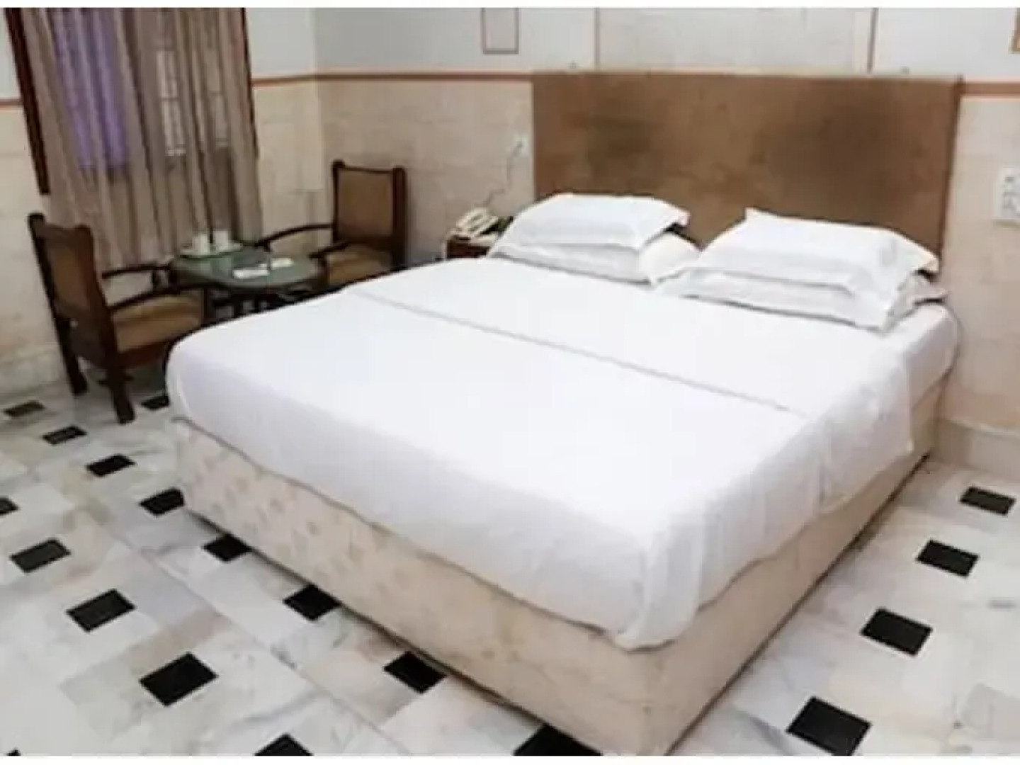 Iroomz Ashoka Comforts