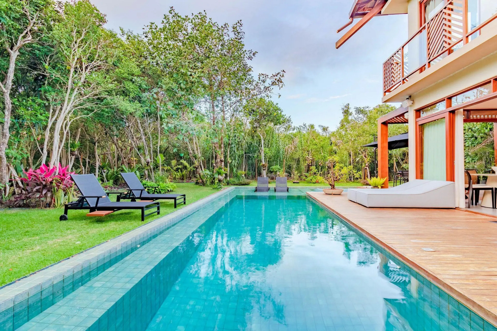 PF17 Casa Alto Padrão 5 Suítes, Chefe de Cozinha Inclusa - Praia do Forte