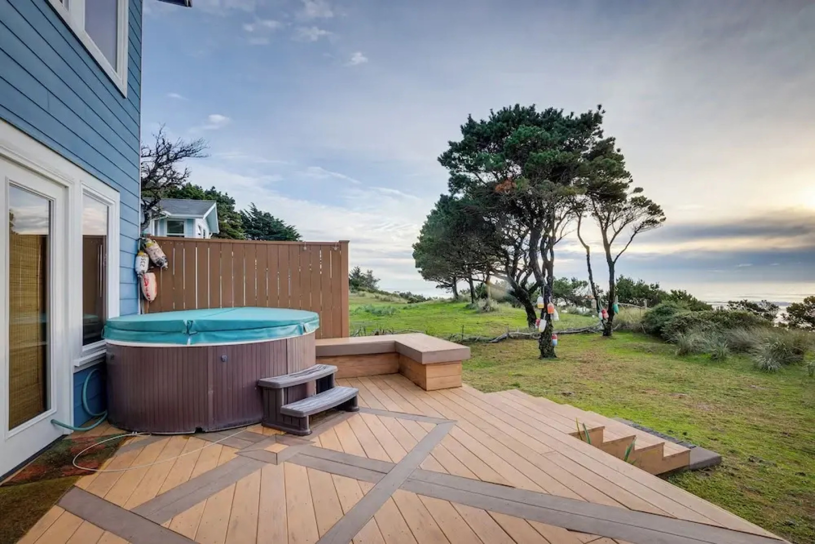 Oceanfront Home in Port Orford: The Lighthouse