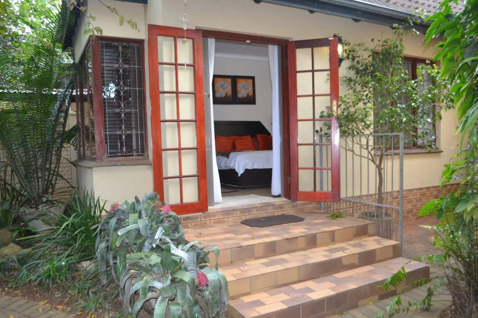 Gateway Country Lodge