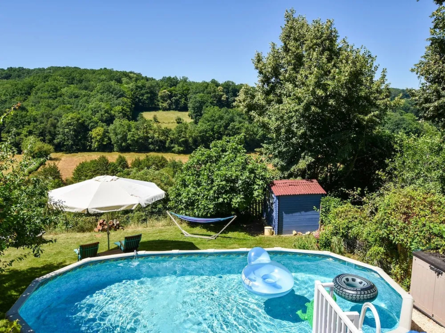 Renovated house with private swimming pool, close to Villefranche-du-Périgord.