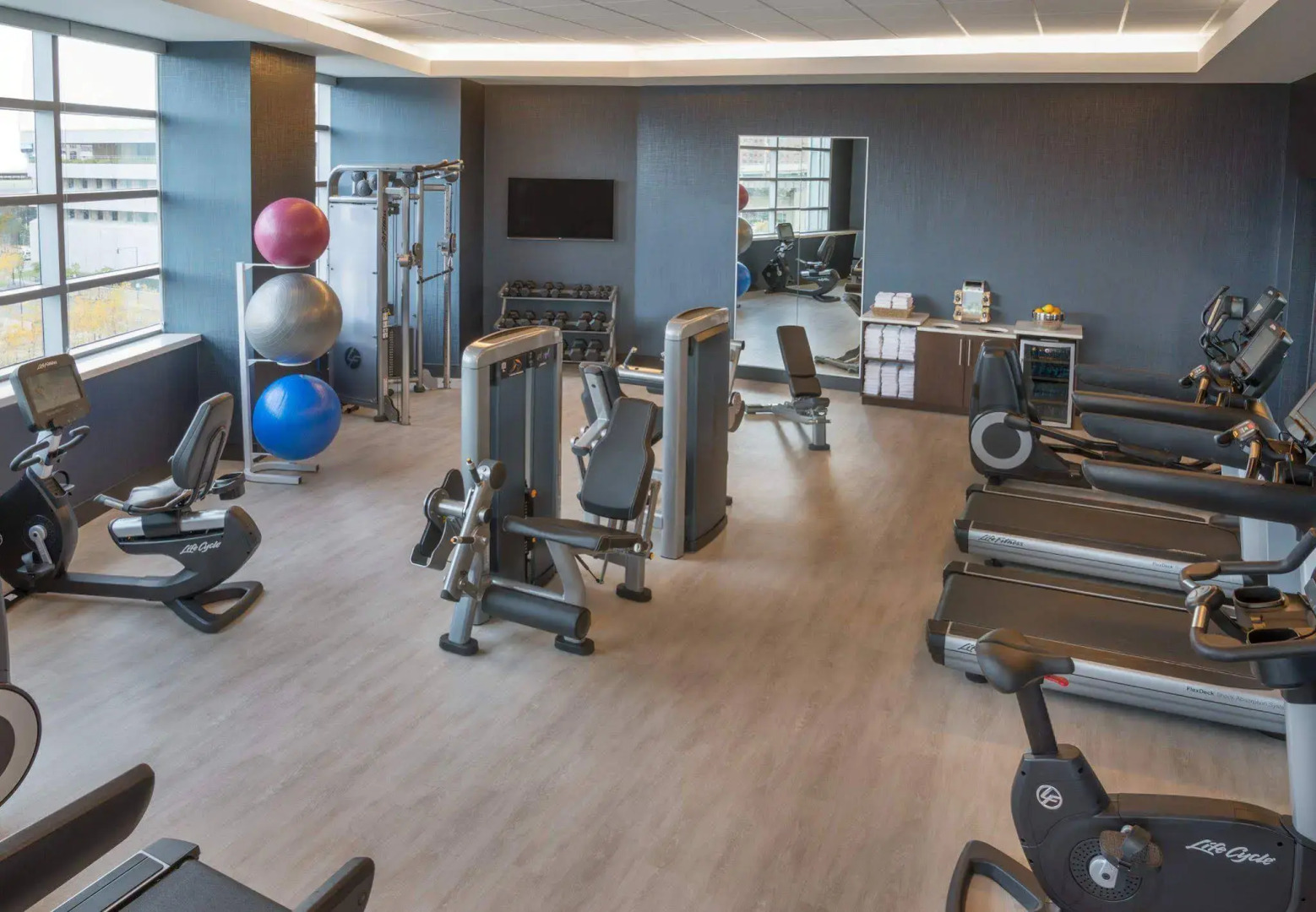 Buffalo Marriott at LECOM HARBORCENTER