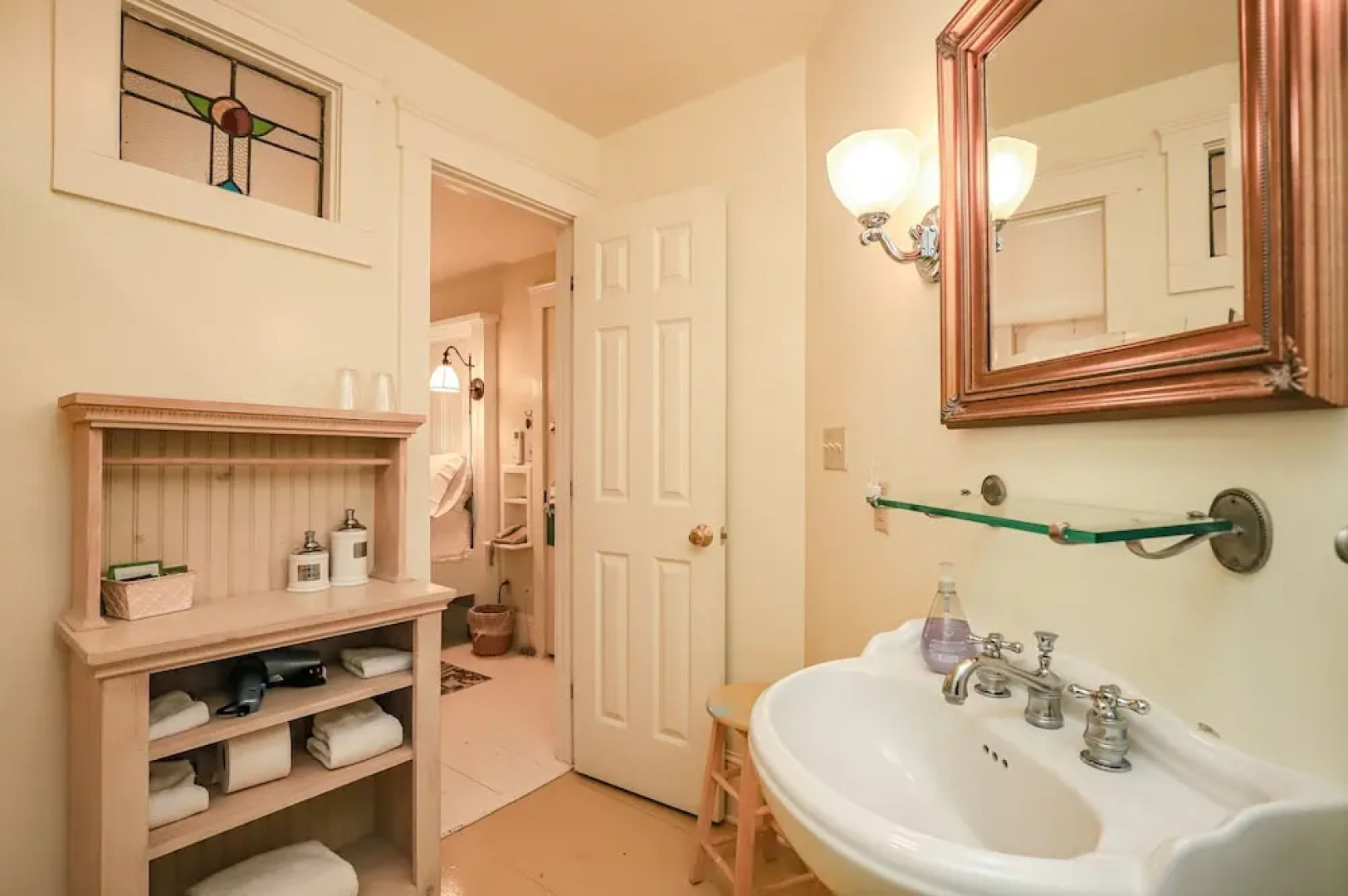 The Charlotte Hotel & Restaurant