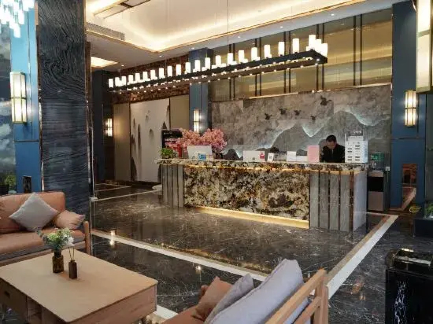 Mousi Light Luxury Hotel