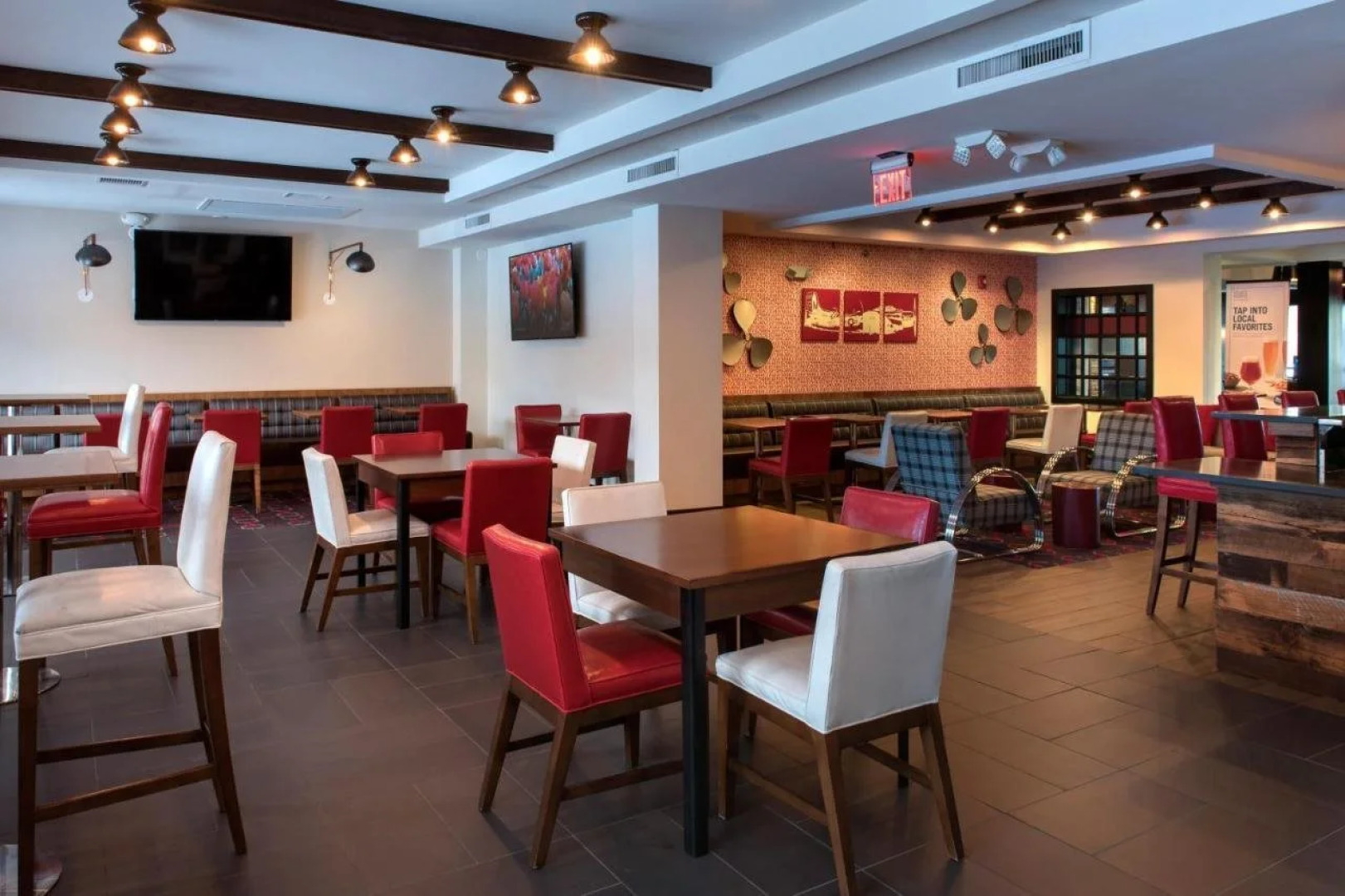 The Crossroads Hotel, Newburgh