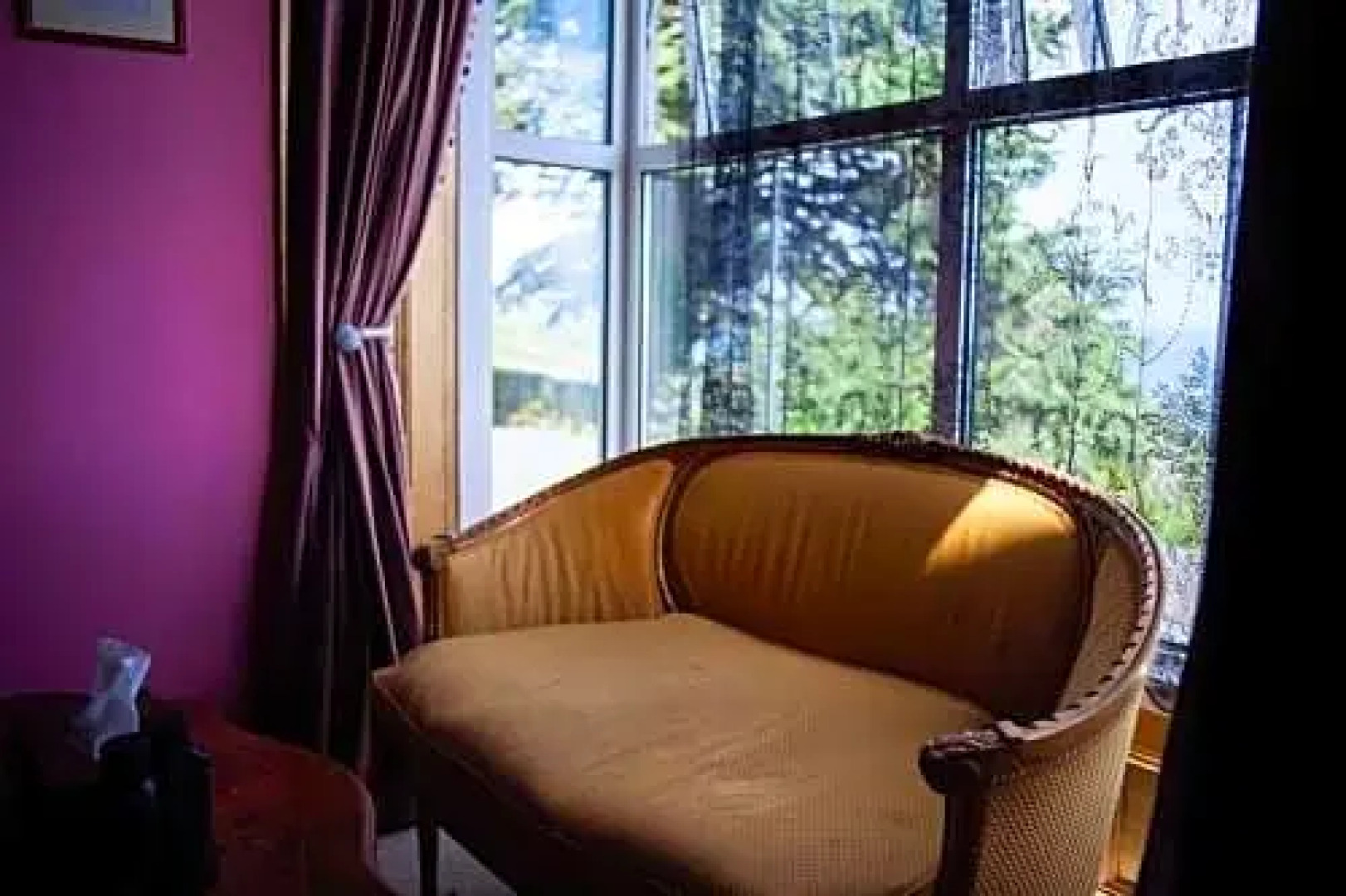 Emerald Healing Centre - Hotel & Retreat