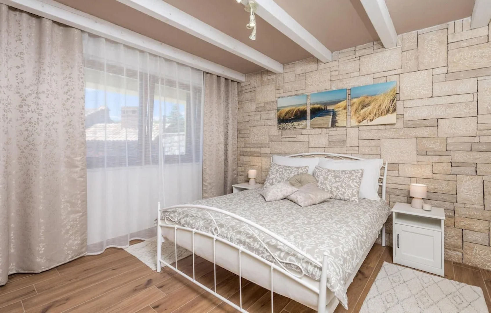 Beautiful Home in Mucici With 3 Bedrooms, Wifi and Outdoor Swimming Pool