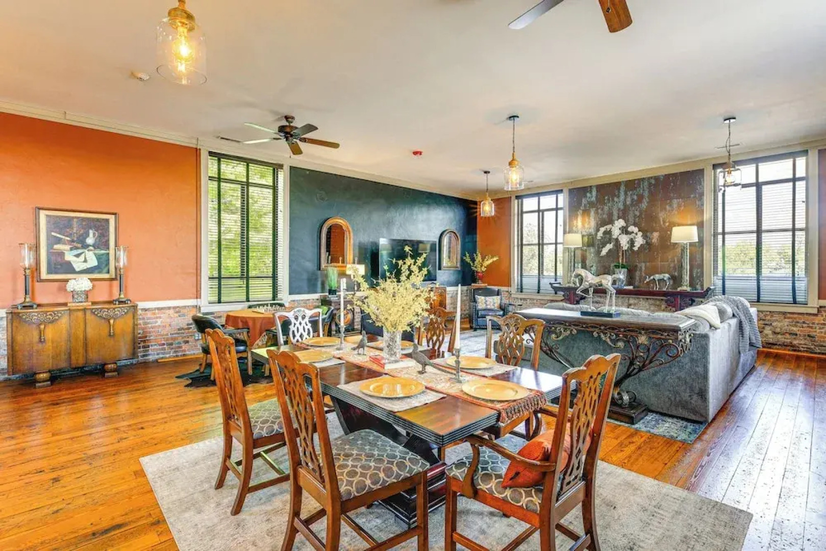 Walkable Wytheville Loft on Main Street!