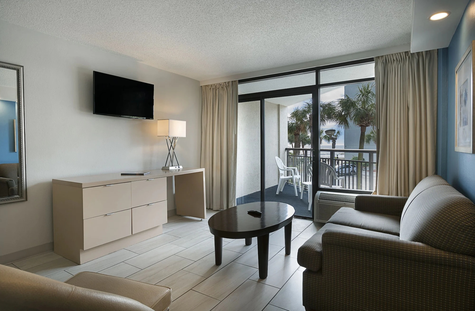 Captain's Quarters Resort