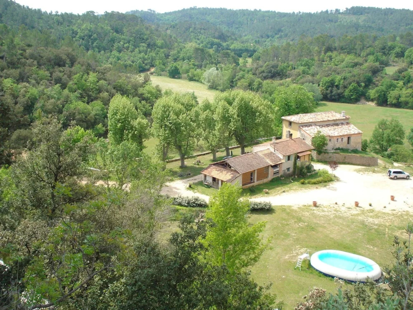 Alluring Cottage in Barjols With Roofed Terrace