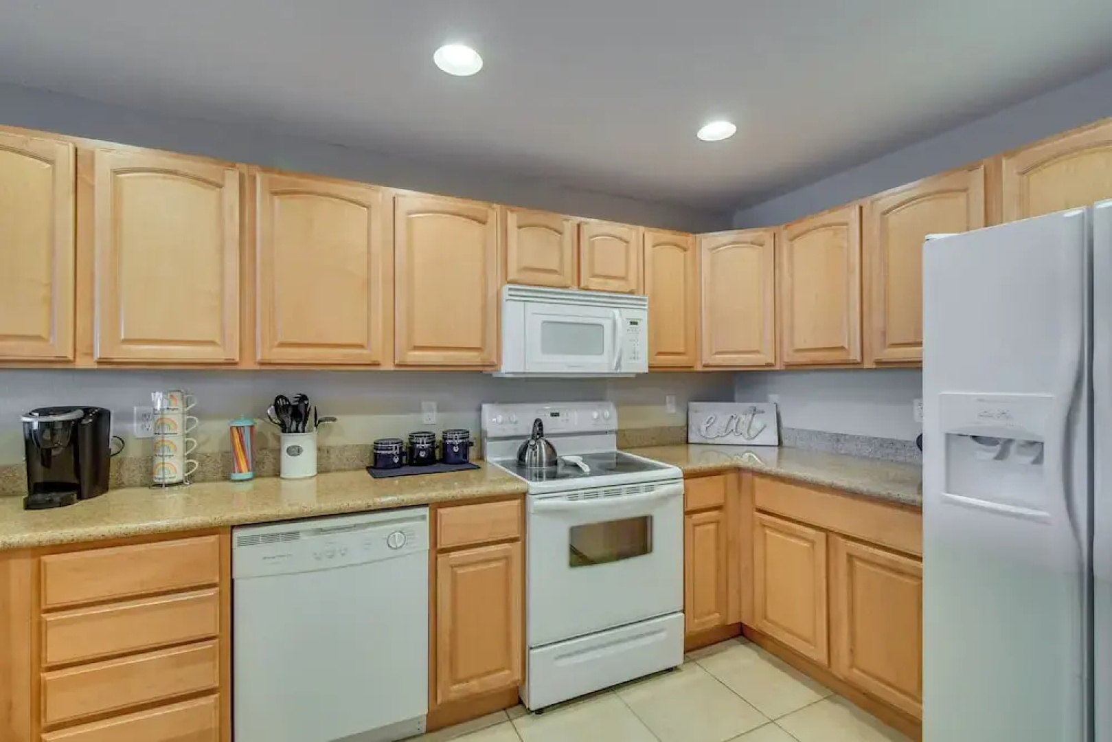 Westport Vacation Rental: Walk to Beach!