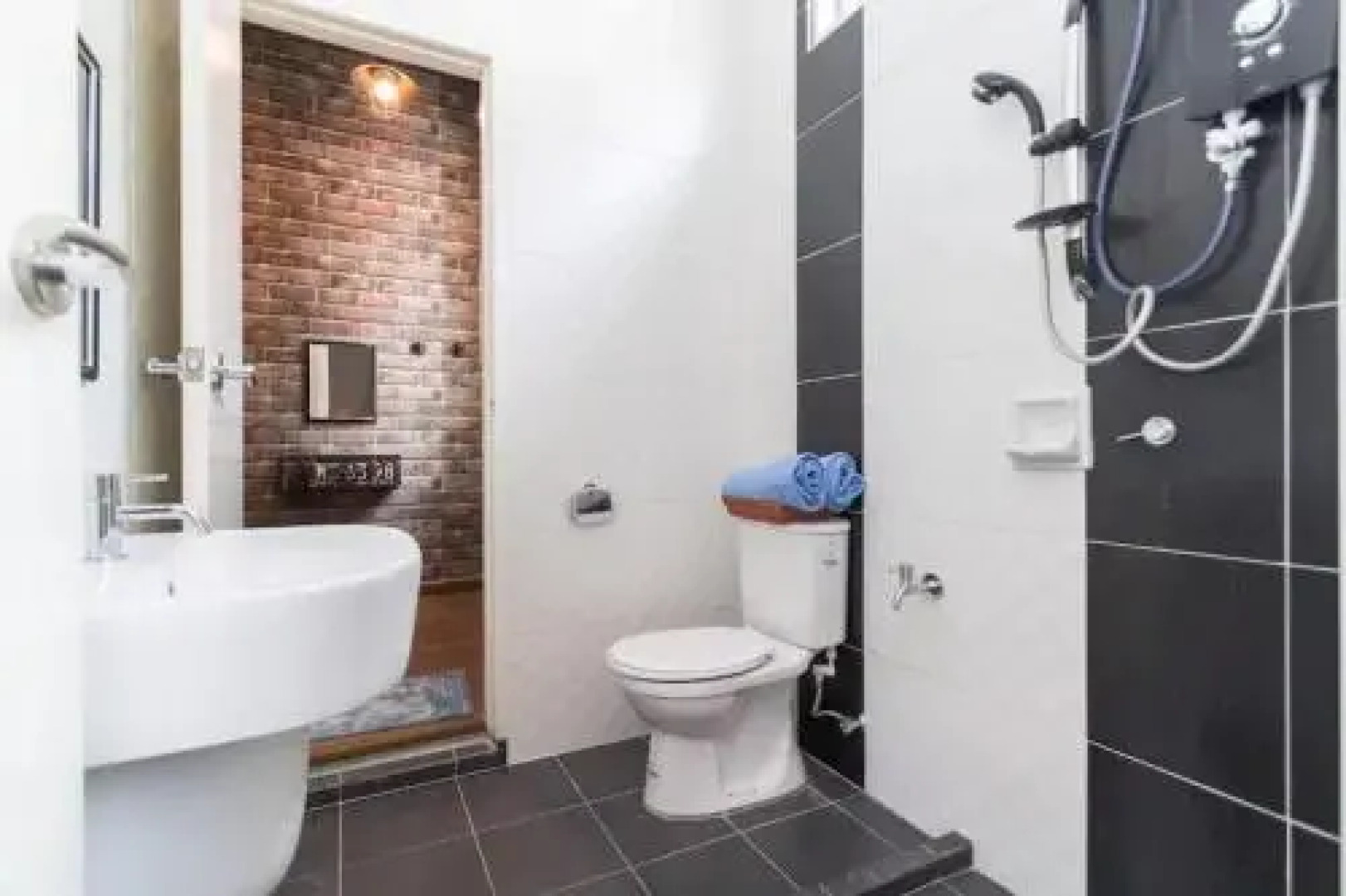 Easy Life Guest House