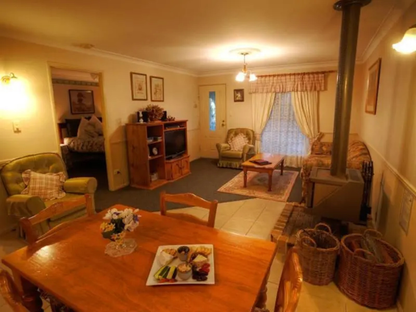 Honeysuckle Cottages Stanthorpe