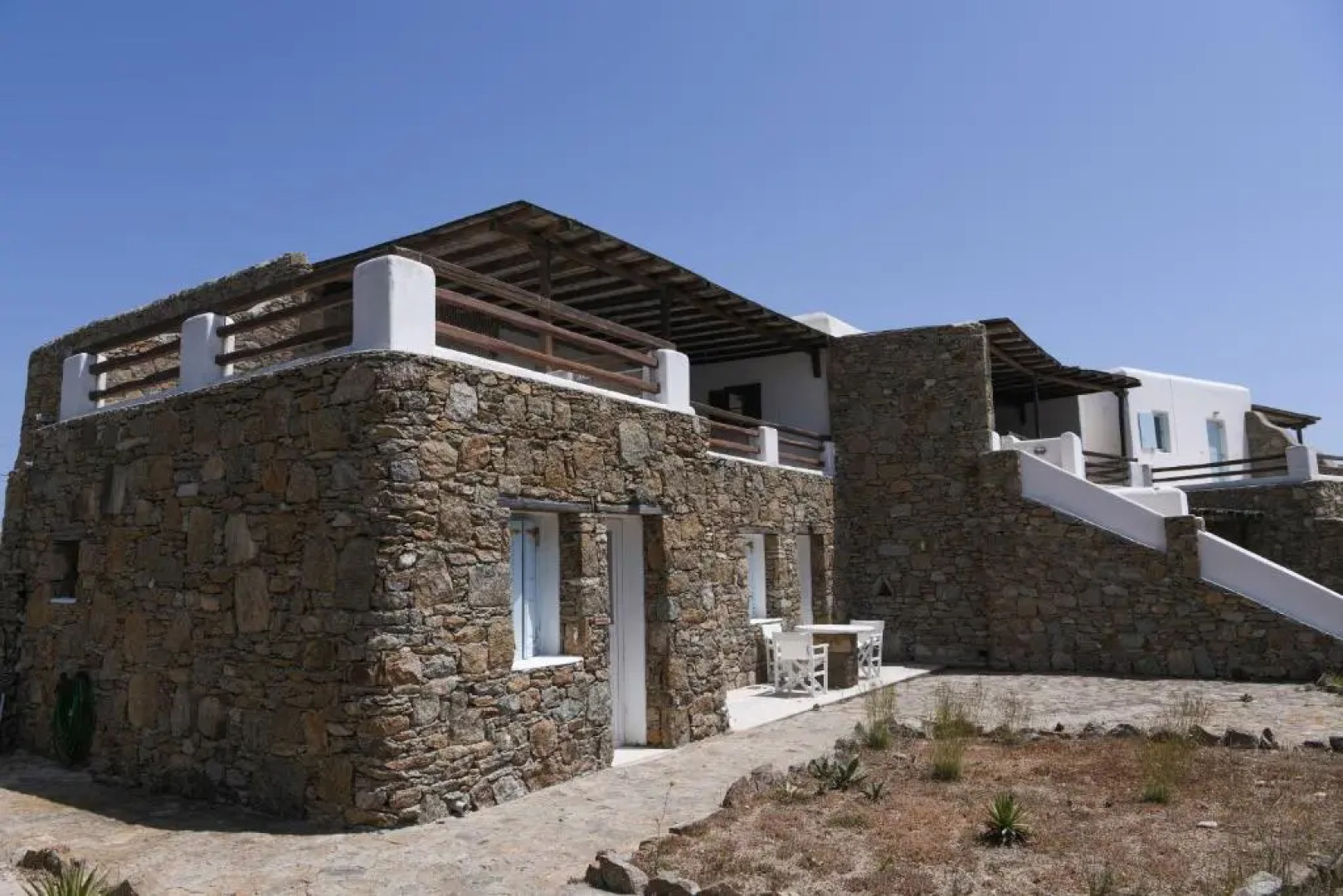 Rock Villa-Guest house by Neuvel